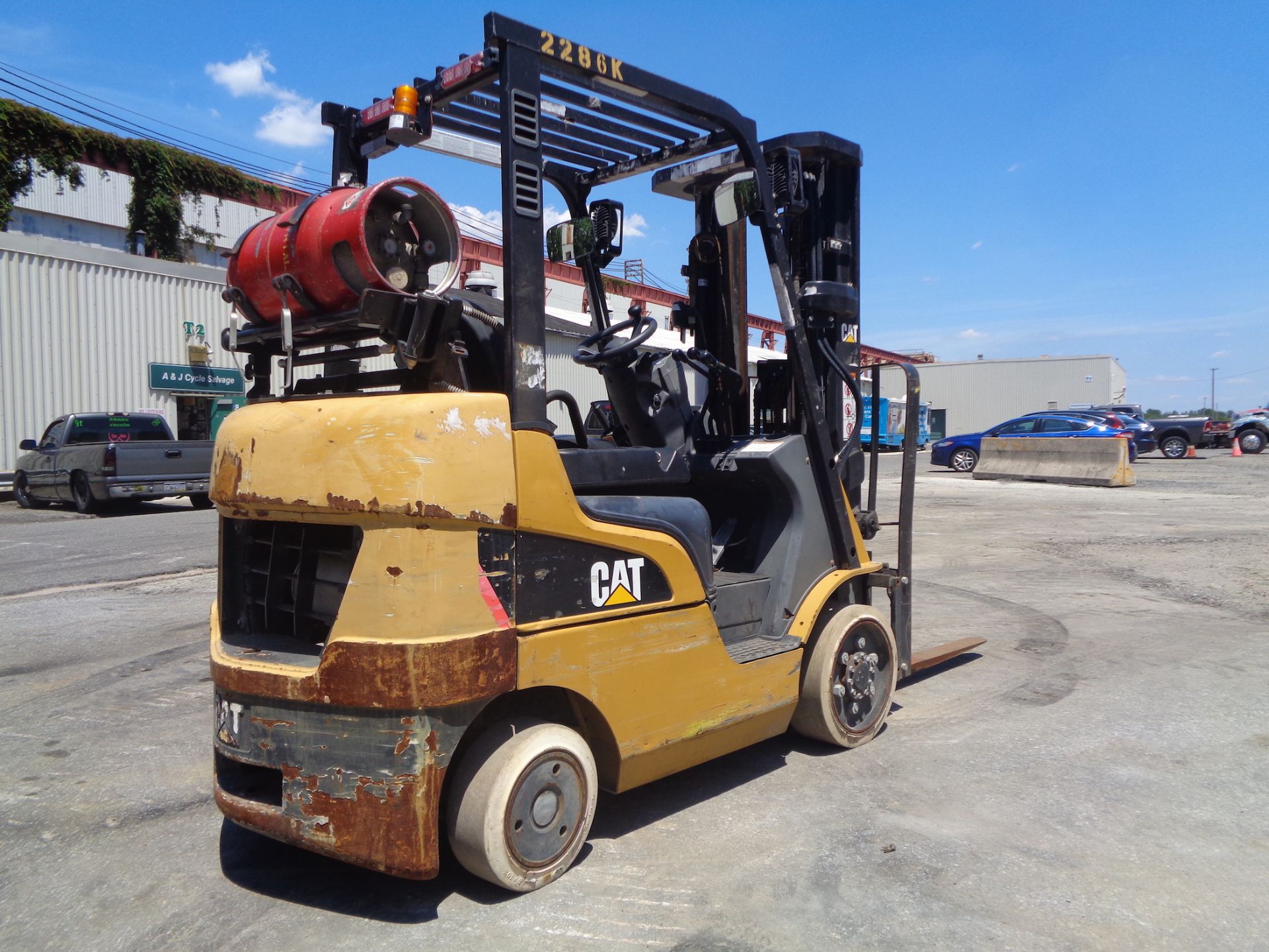 2013 Caterpillar 2C5000 5,000lbs Forklift - Image 15 of 15