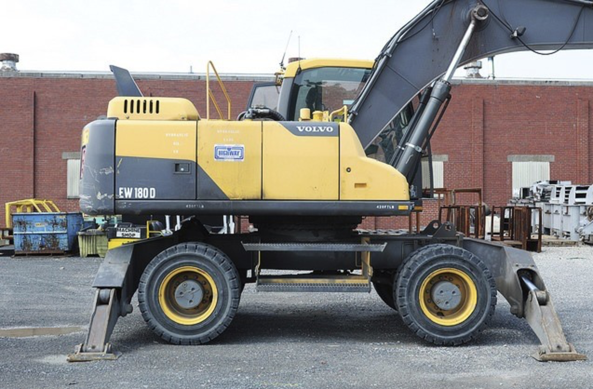 2013 Volvo EW180D Wheel Excavator with Sheer - Image 2 of 13