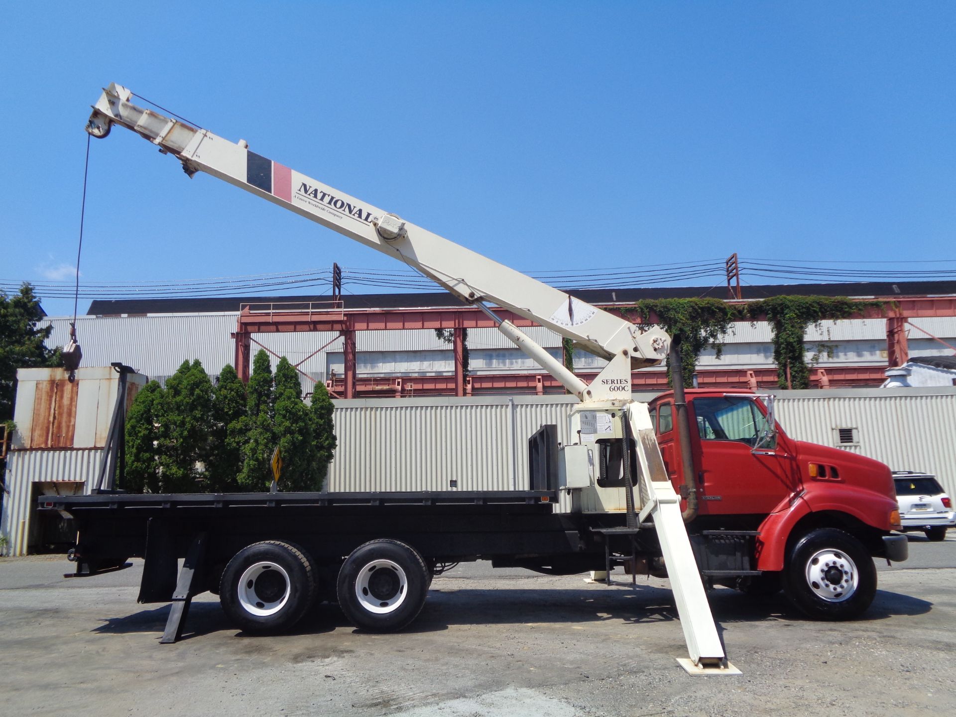 National 681C 17Ton Hydraulic Crane mounted behind cab on Sterling LT8500 T/A Flatbed Truck - Image 10 of 28