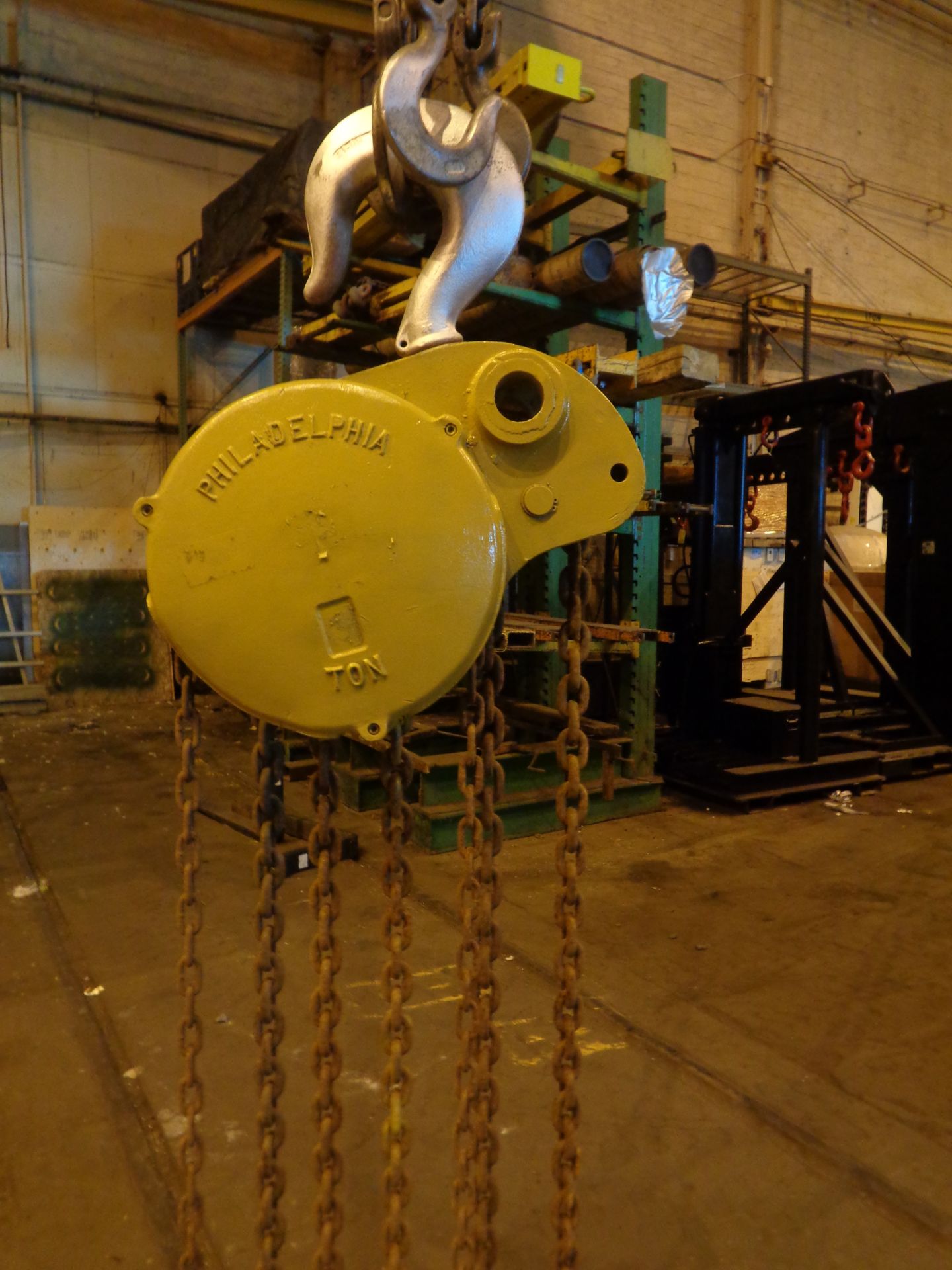 Philadelphia 5 Ton Chain Hoist 20' Drift