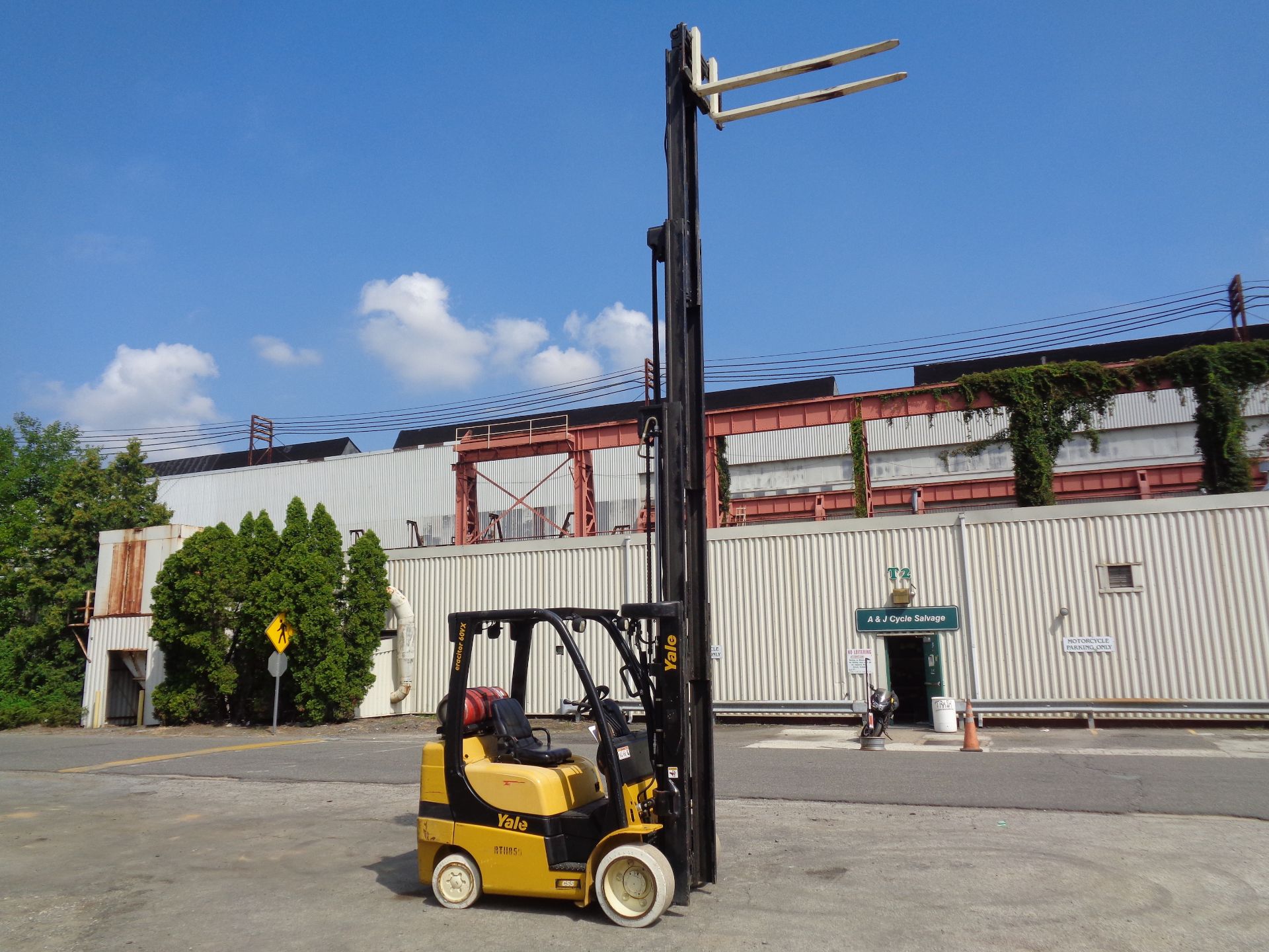 2012 Yale GLC060 6,000lbs Forklift - Quad mast - Image 13 of 16