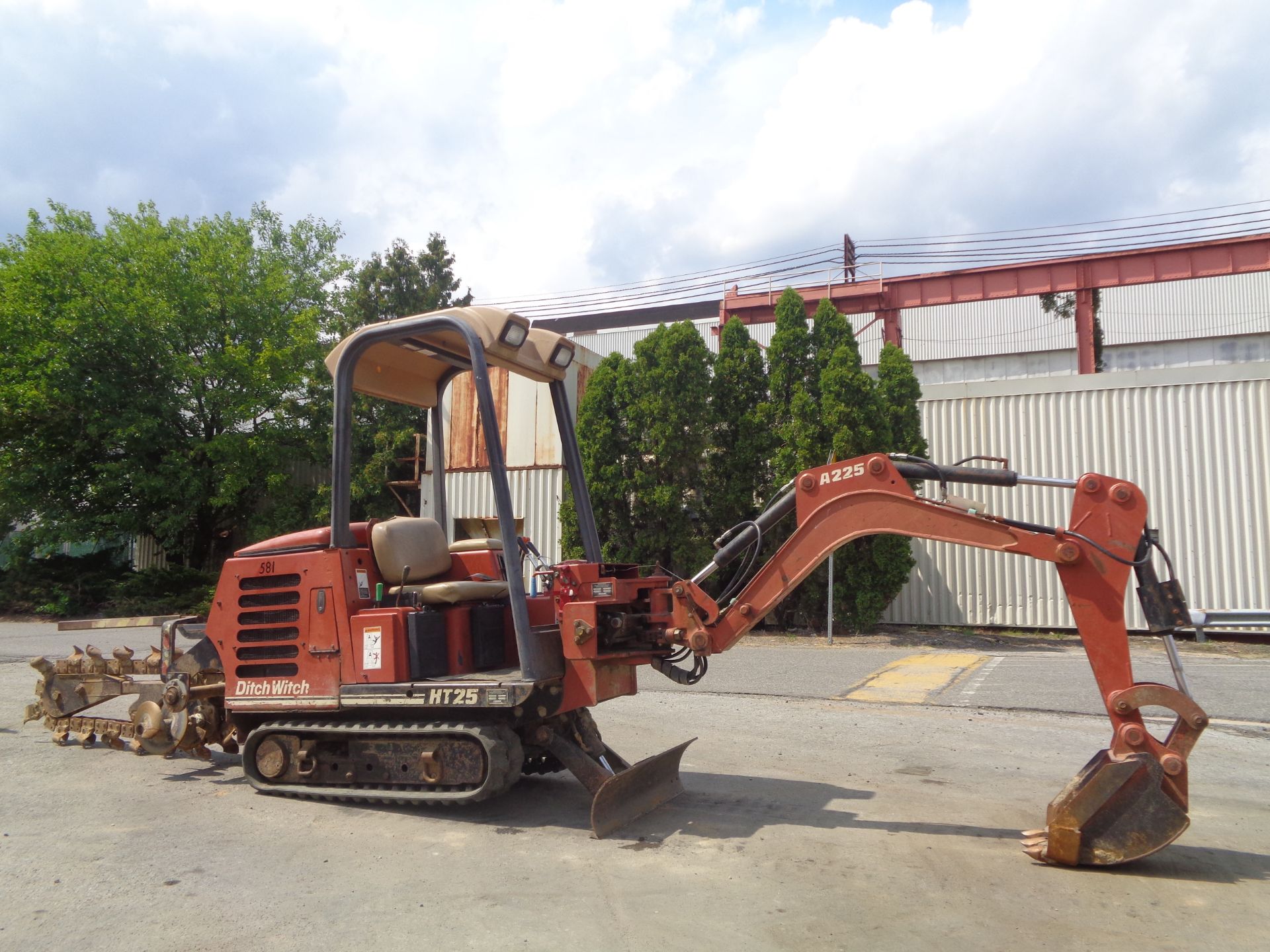 Ditch Witch HT25K Trencher and Backhoe - Image 10 of 12