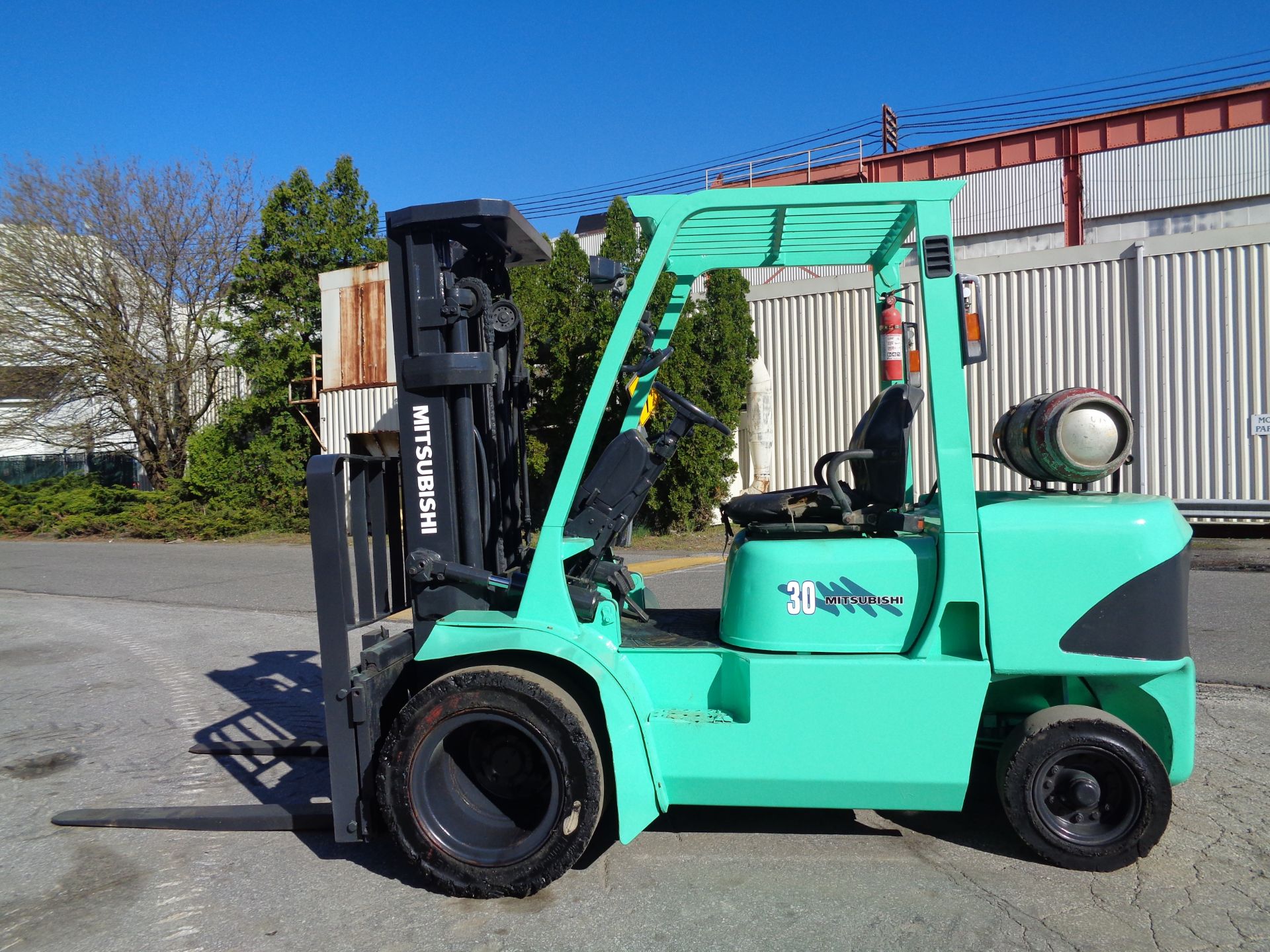 Mitsubishi FG30K 6,000lbs Forklift Truck