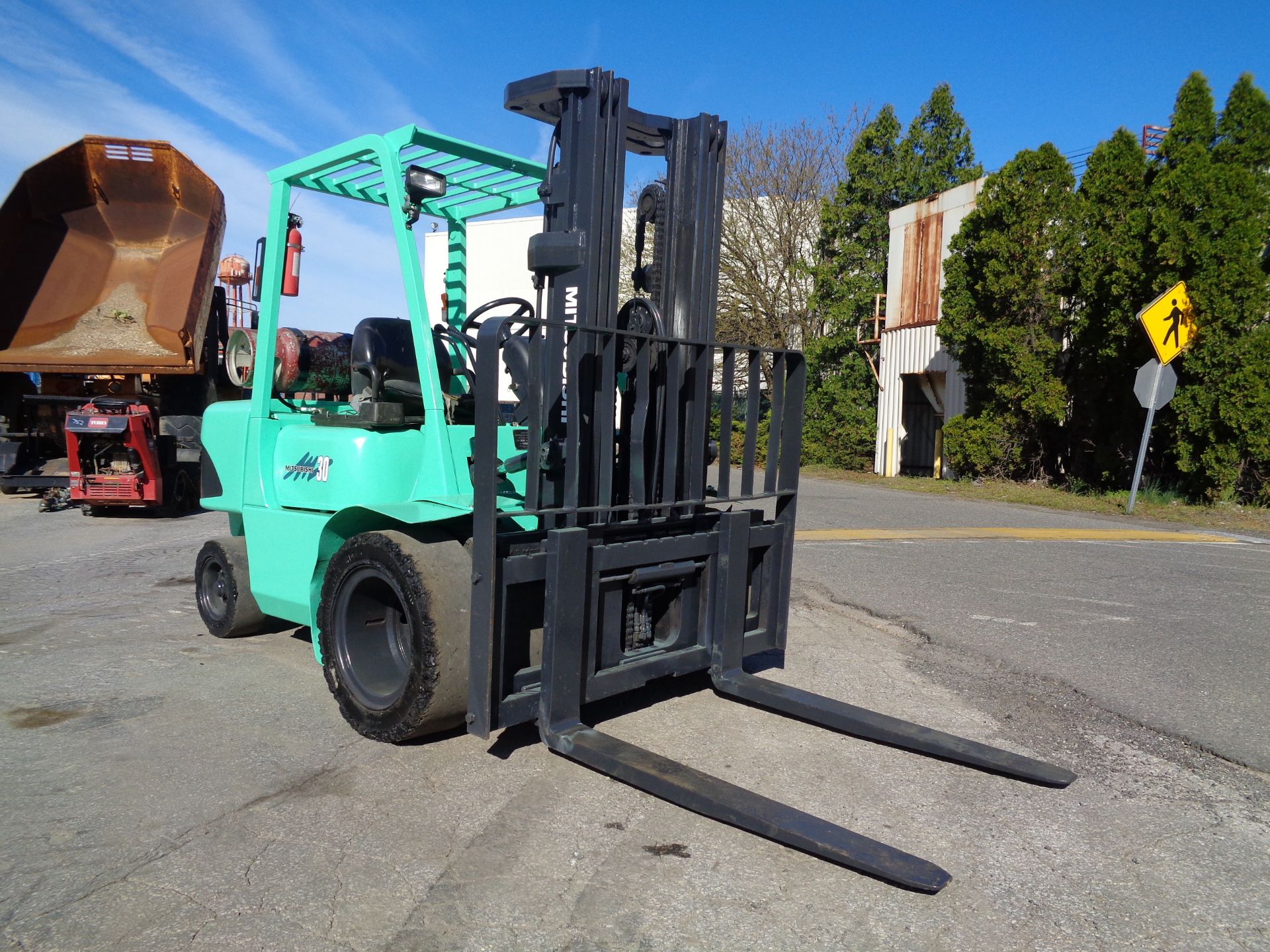 Mitsubishi FG30K 6,000lbs Forklift Truck - Image 8 of 16