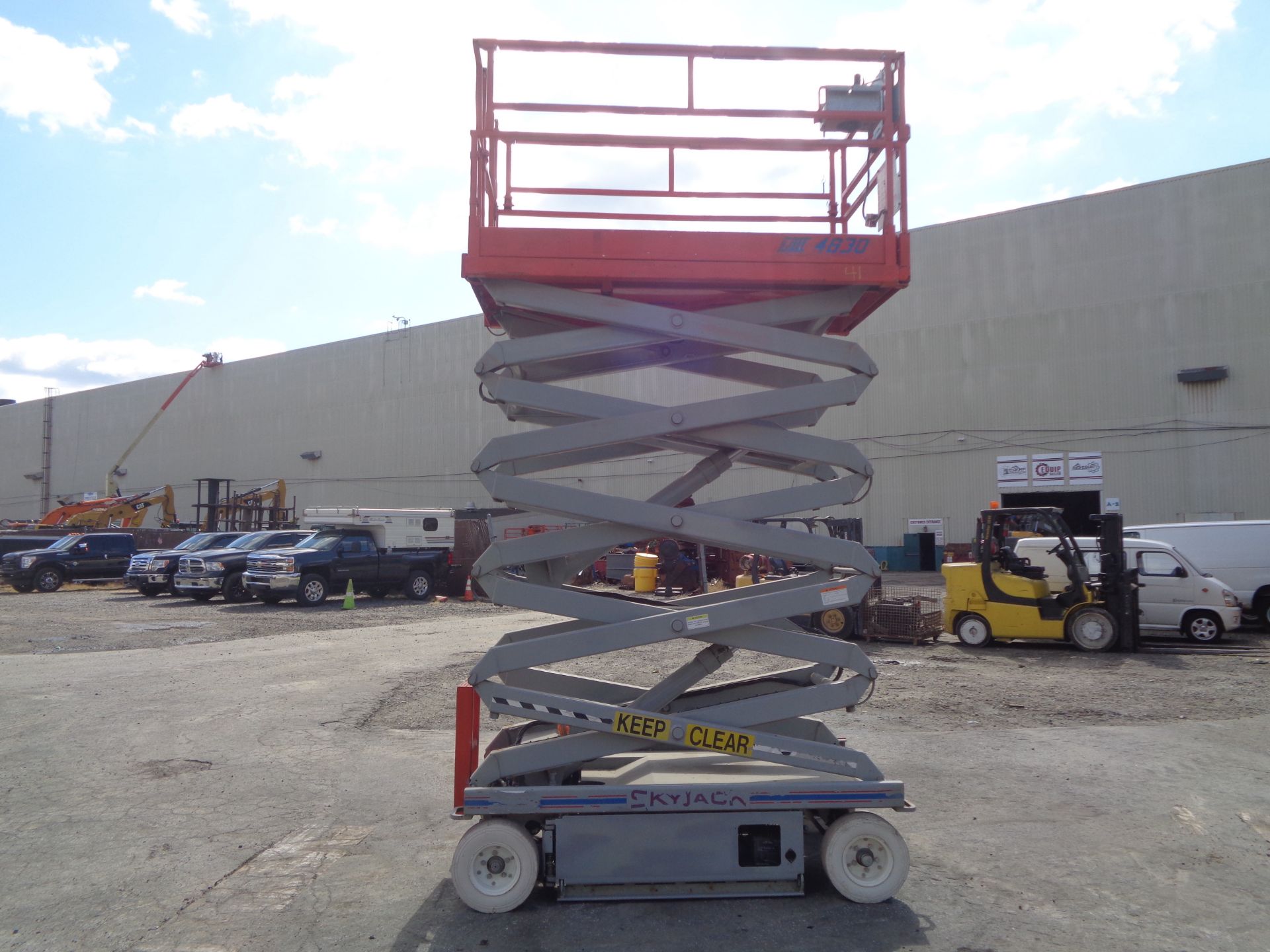 SkyJack SJ4830 30ft Electric Scissor Lift - Image 10 of 28