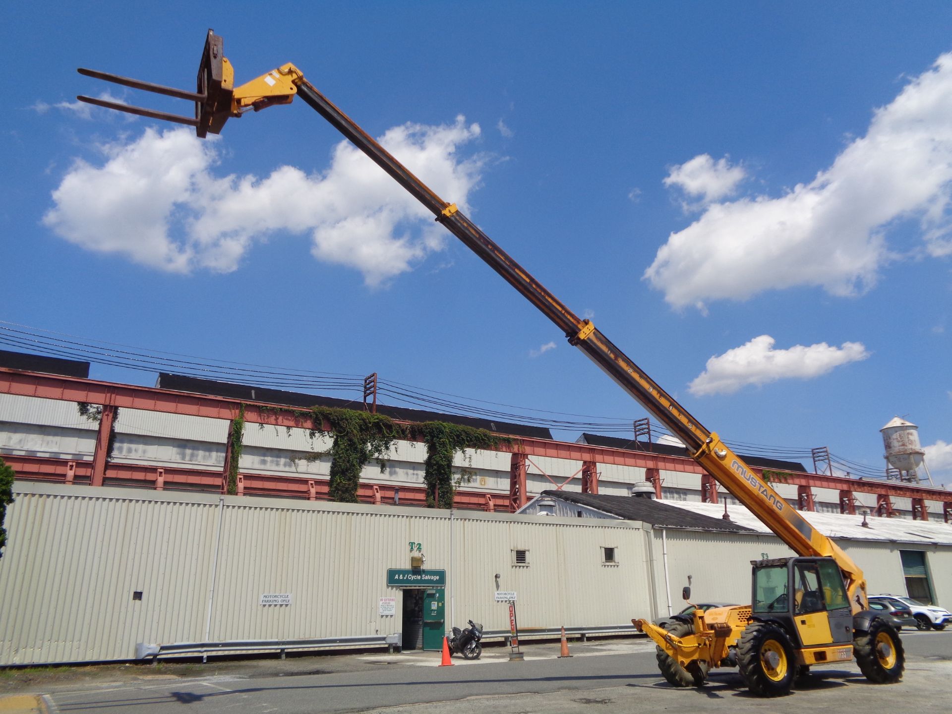 Mustang 11H55 11,000lb Telescopic Forklift - Image 15 of 18