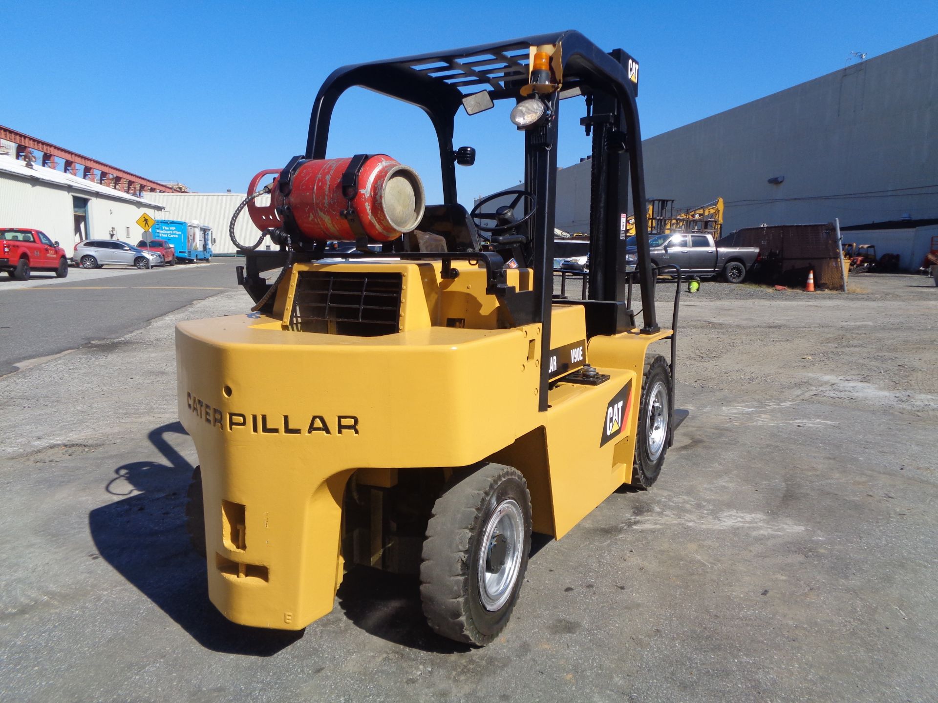 Caterpillar V90E 9,000lbs Forklift - Image 11 of 15