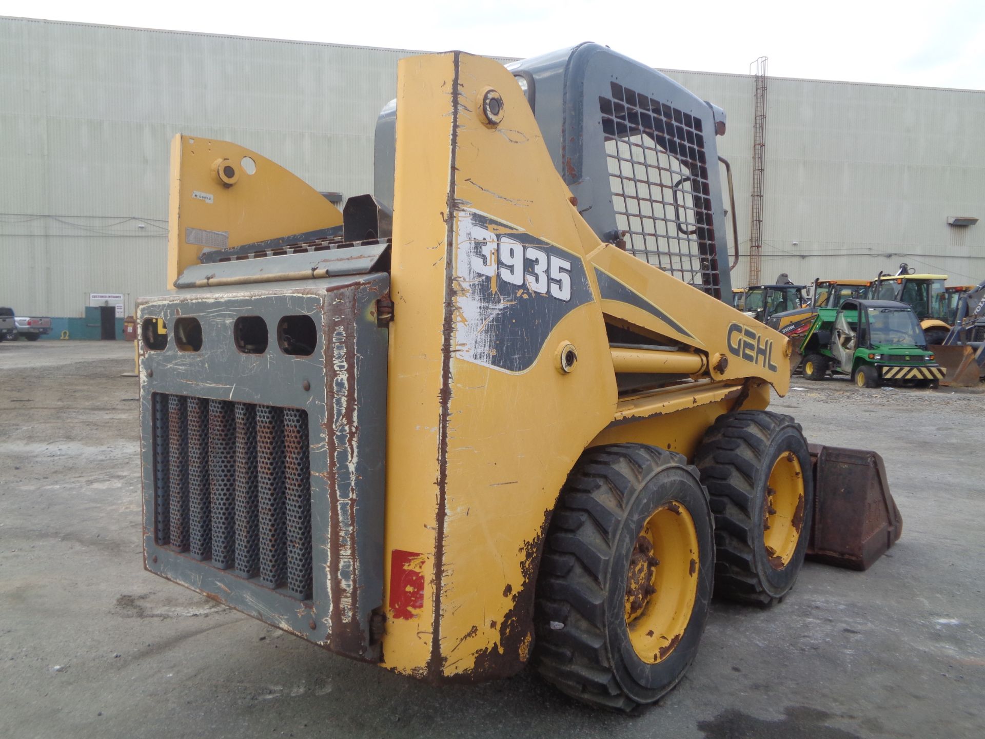 Gehl 3935 Skid Steer - Image 6 of 11