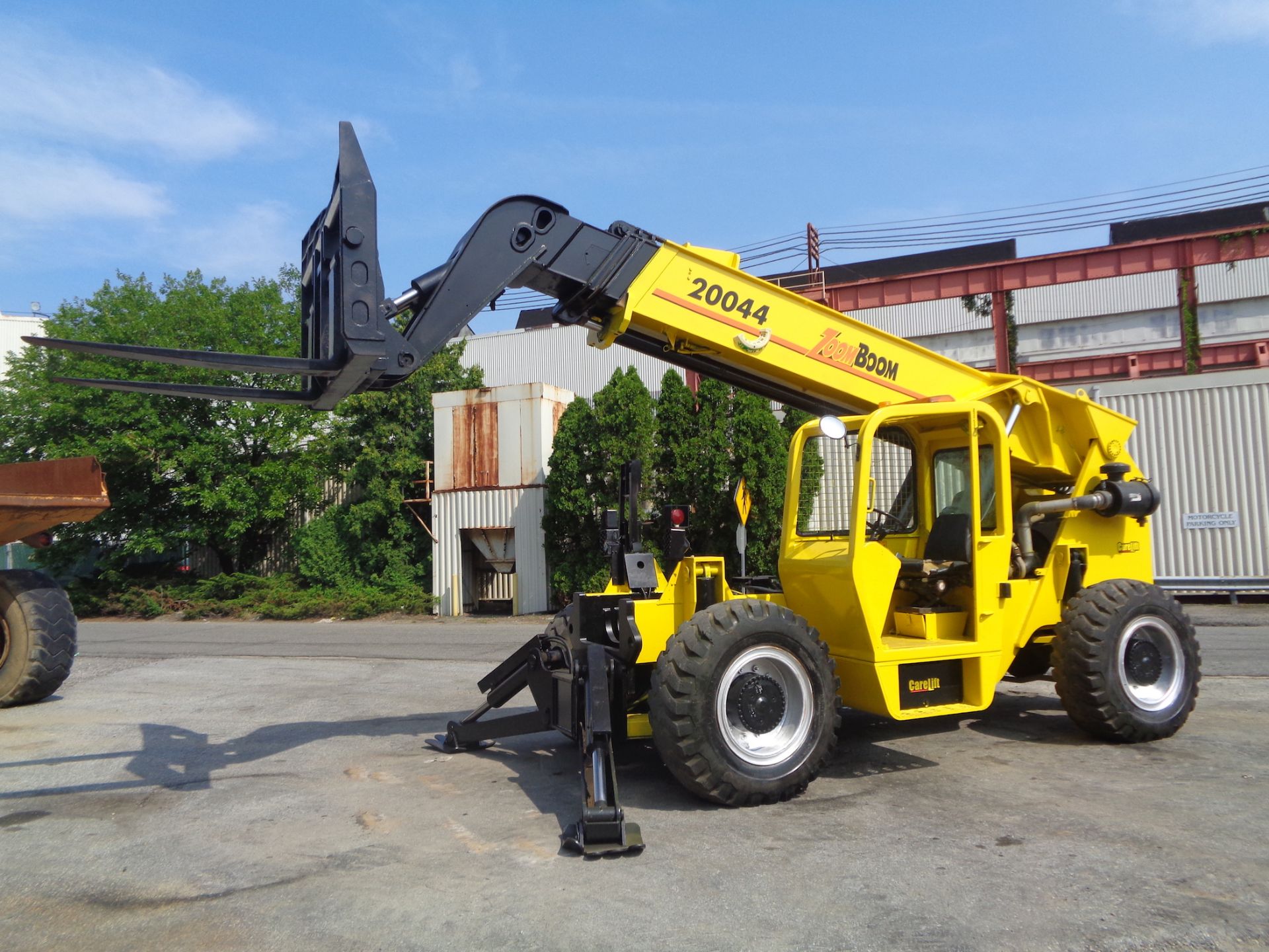 ZoomBoom Carelift ZB-20044 20,000lbs 44ft Telescopic Forklift - Image 12 of 33