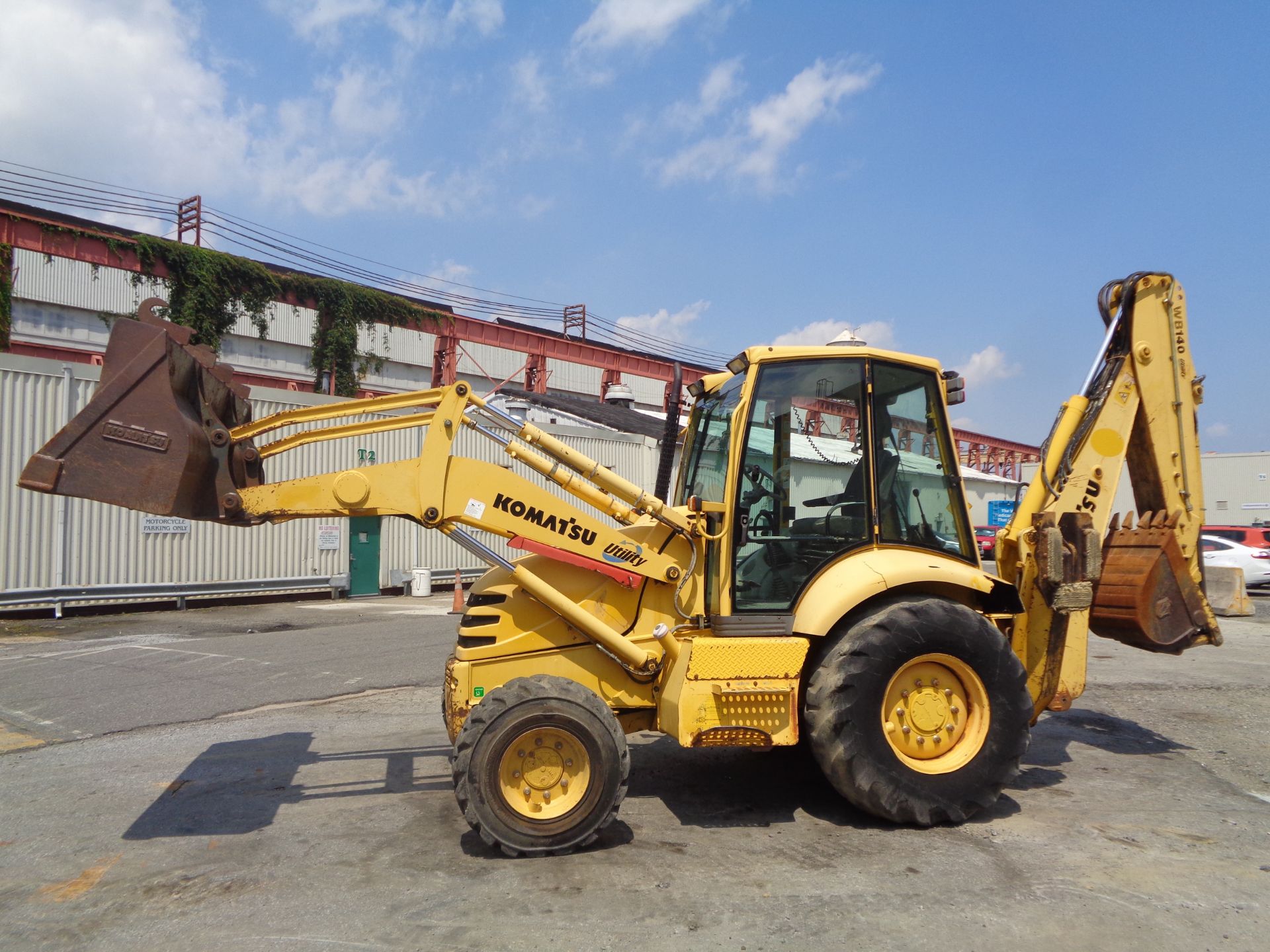 Komatsu WB140 Backhoe - Image 5 of 24