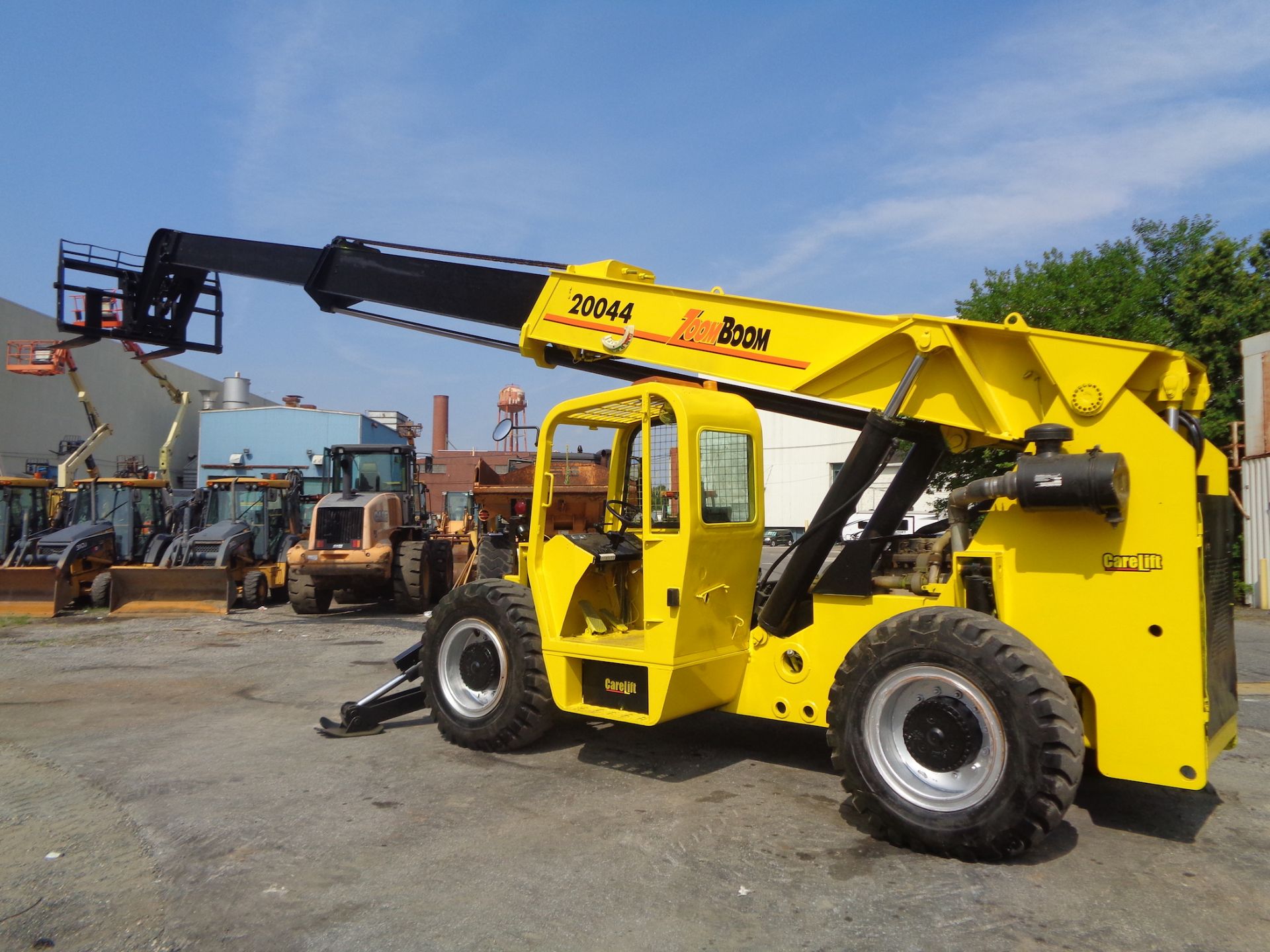 ZoomBoom Carelift ZB-20044 20,000lbs 44ft Telescopic Forklift - Image 3 of 33