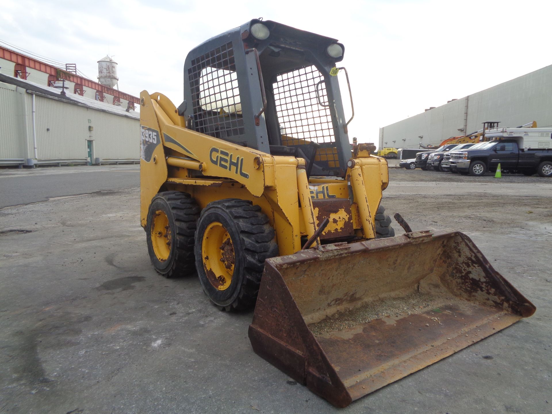 Gehl 3935 Skid Steer - Image 2 of 11