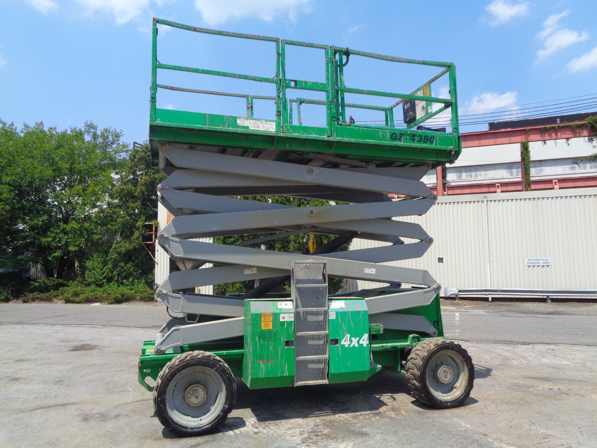 2008 Genie GS4390 43ft Rough Terrain 4x4 Scissor Lift - Image 19 of 33