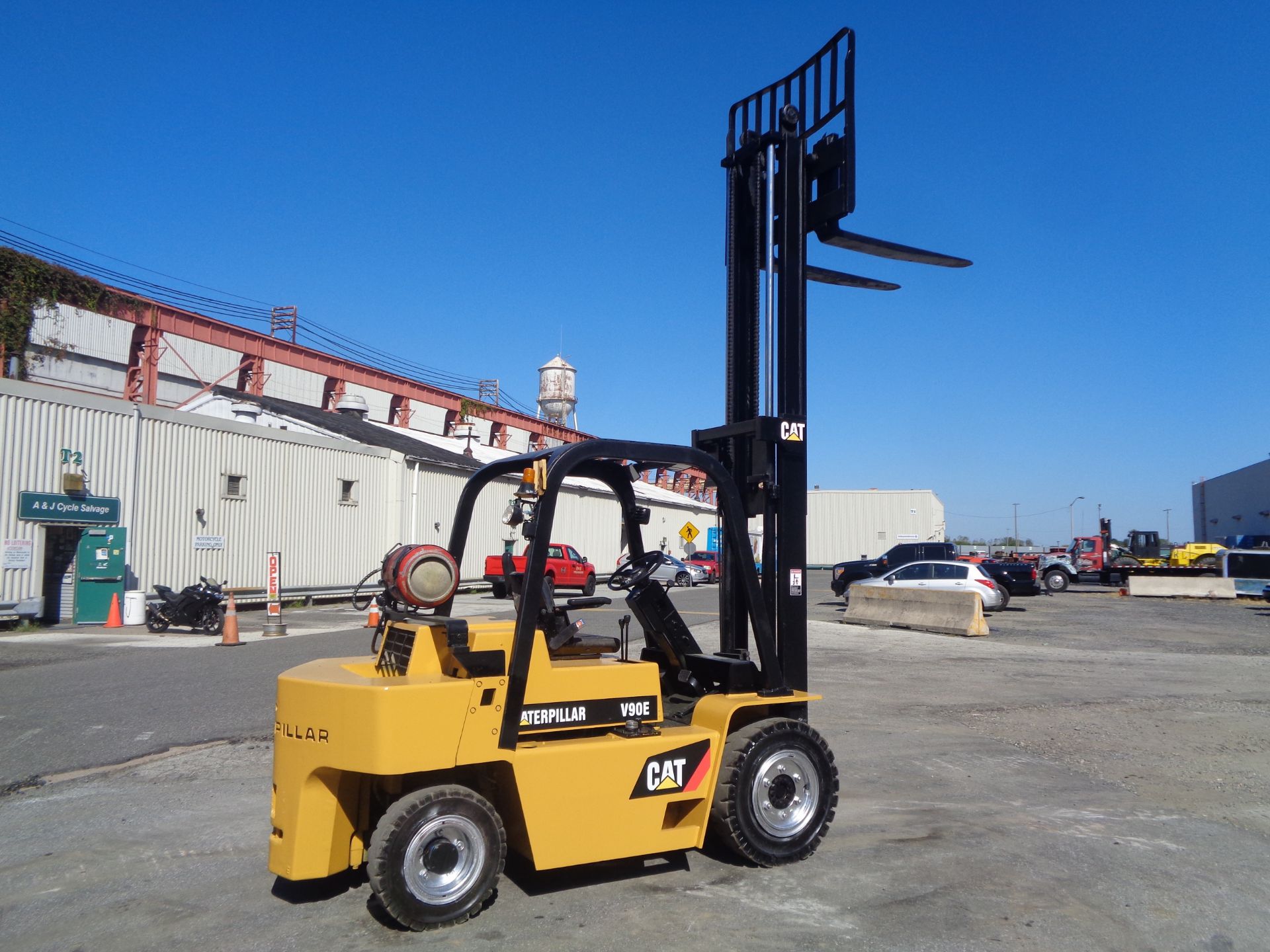 Caterpillar V90E 9,000lbs Forklift - Image 5 of 15