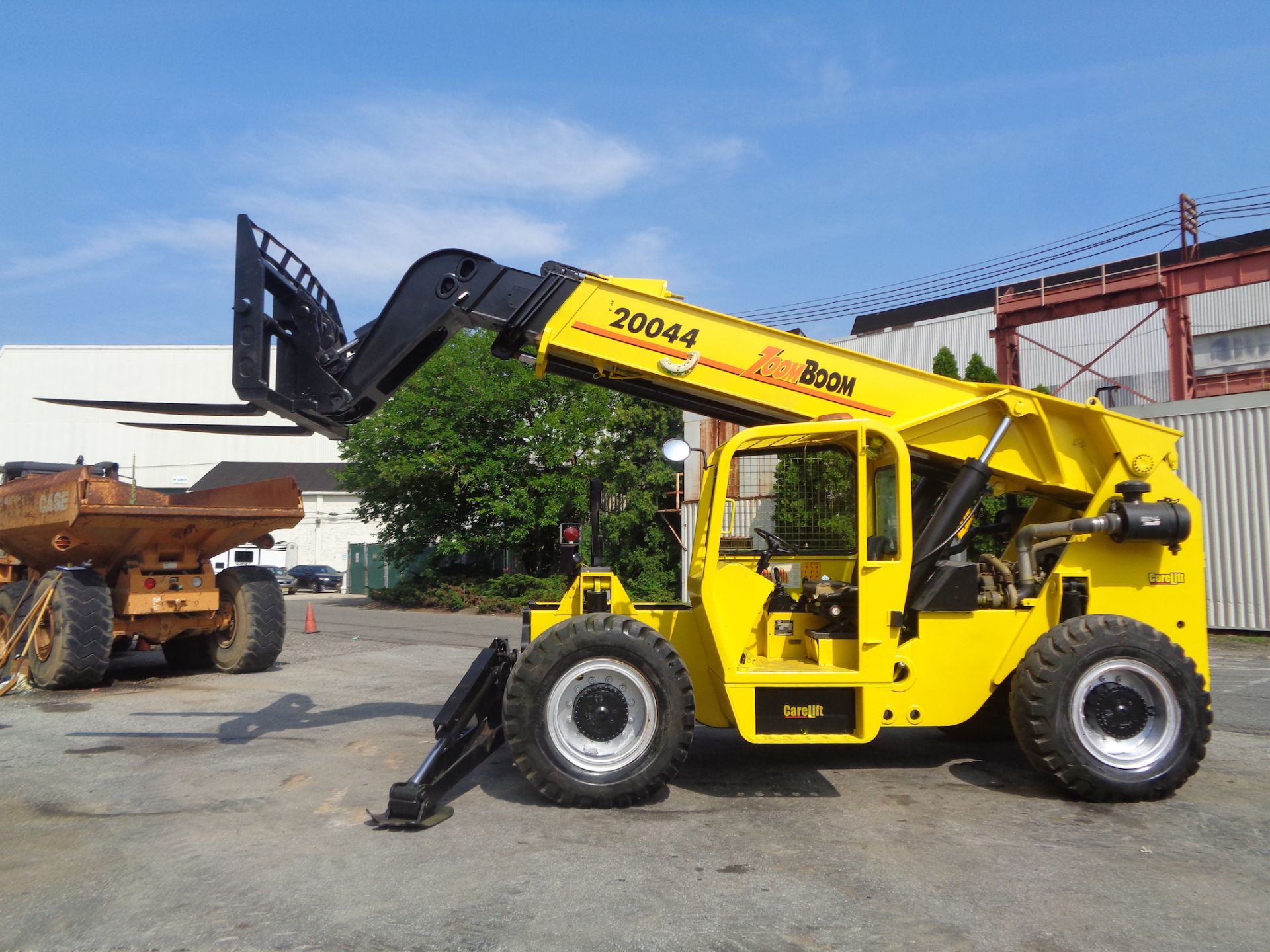 ZoomBoom Carelift ZB-20044 20,000lbs 44ft Telescopic Forklift - Image 11 of 33