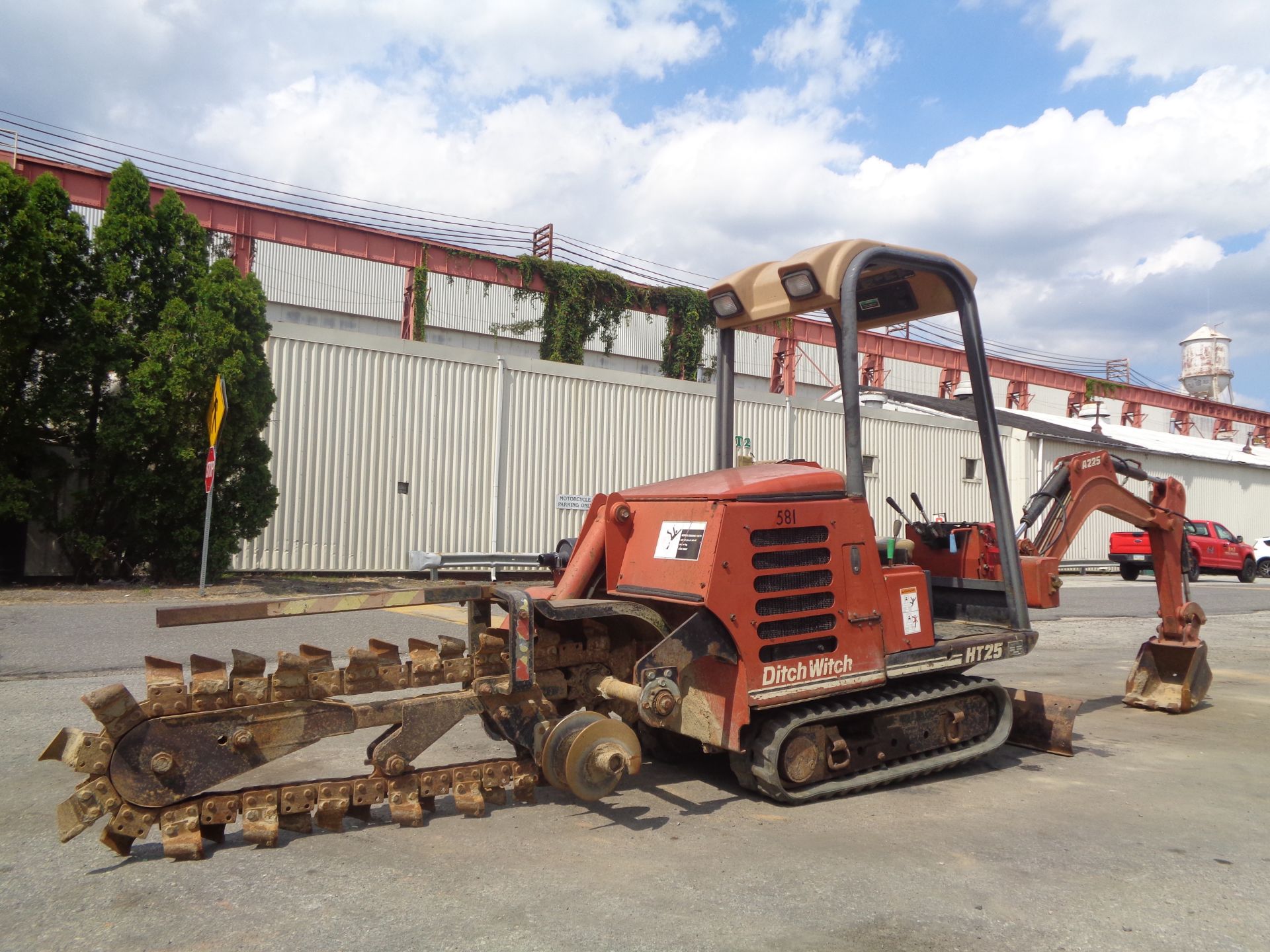 Ditch Witch HT25K Trencher and Backhoe - Image 9 of 12