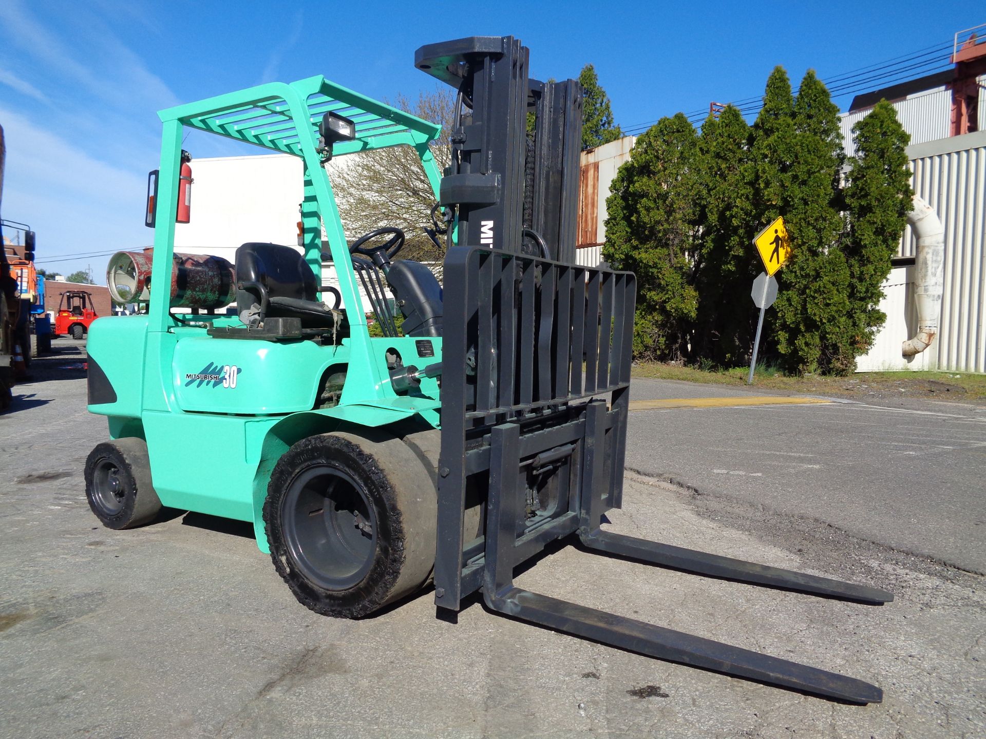 Mitsubishi FG30K 6,000lbs Forklift Truck - Image 9 of 16