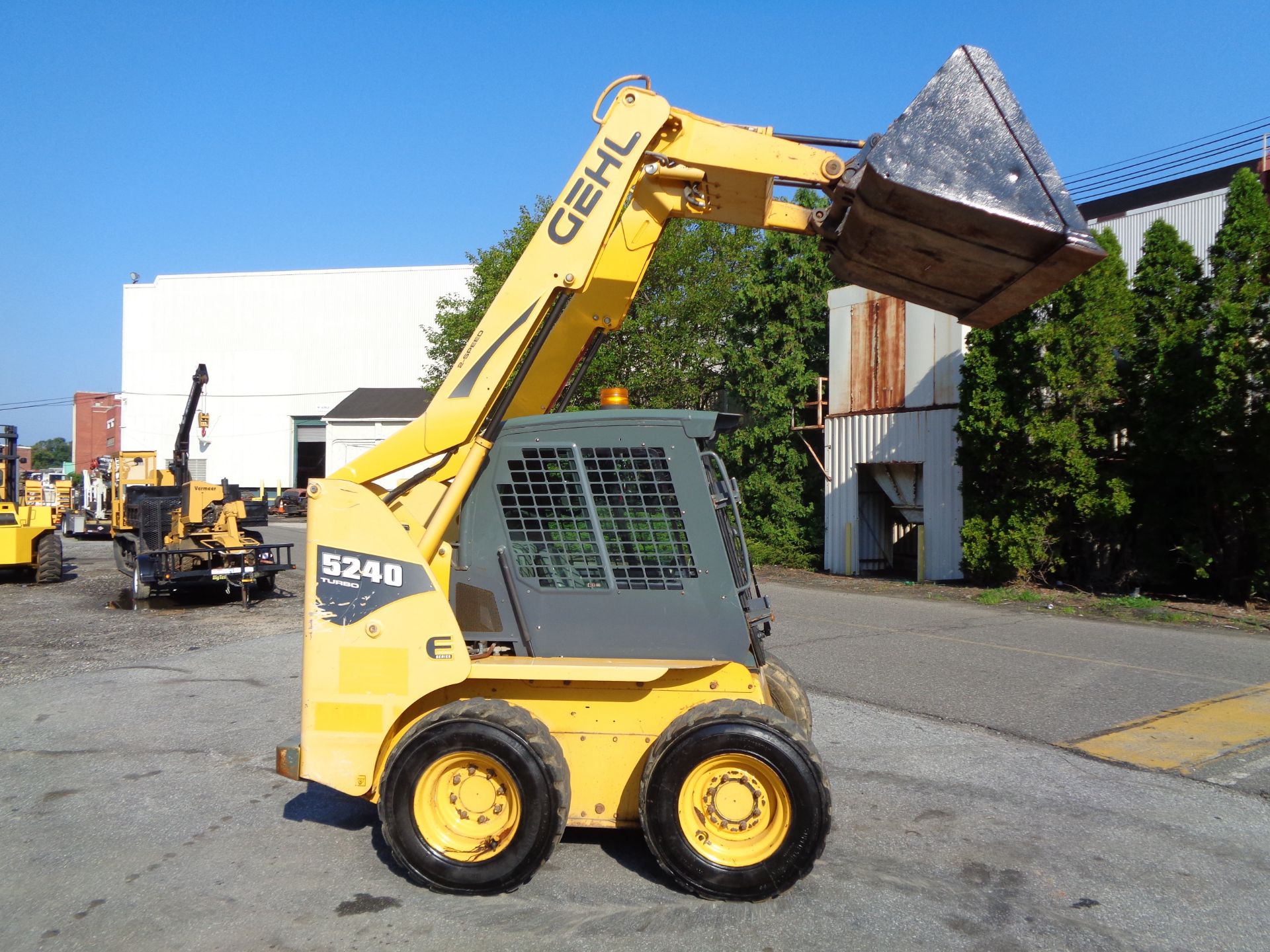 2010 Gehl 5240 Turbo Skid Steer - Image 2 of 14