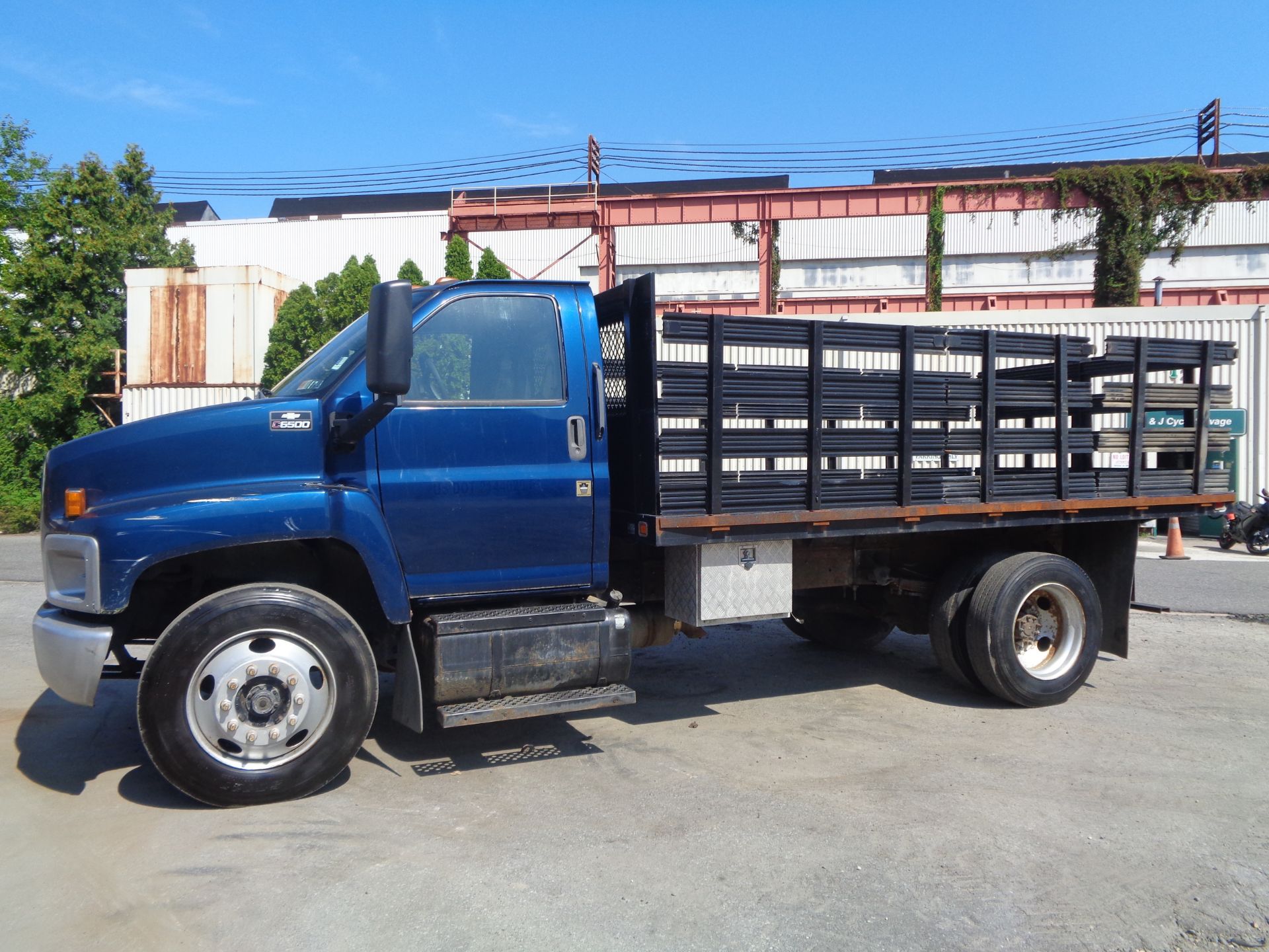 2005 Chevrolet 6500 Steak Body Truck - Image 6 of 17