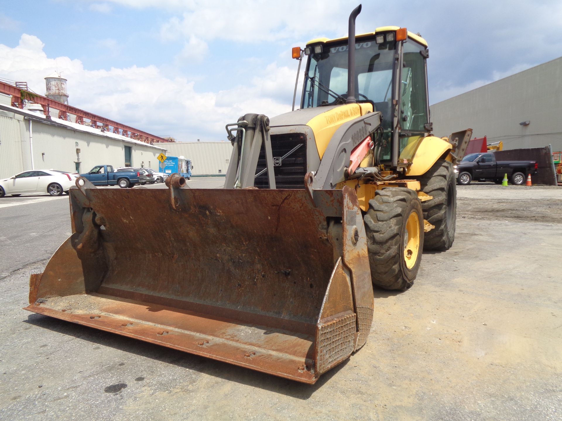 2005 Volvo BL70 Loader Backhoe - Image 33 of 41