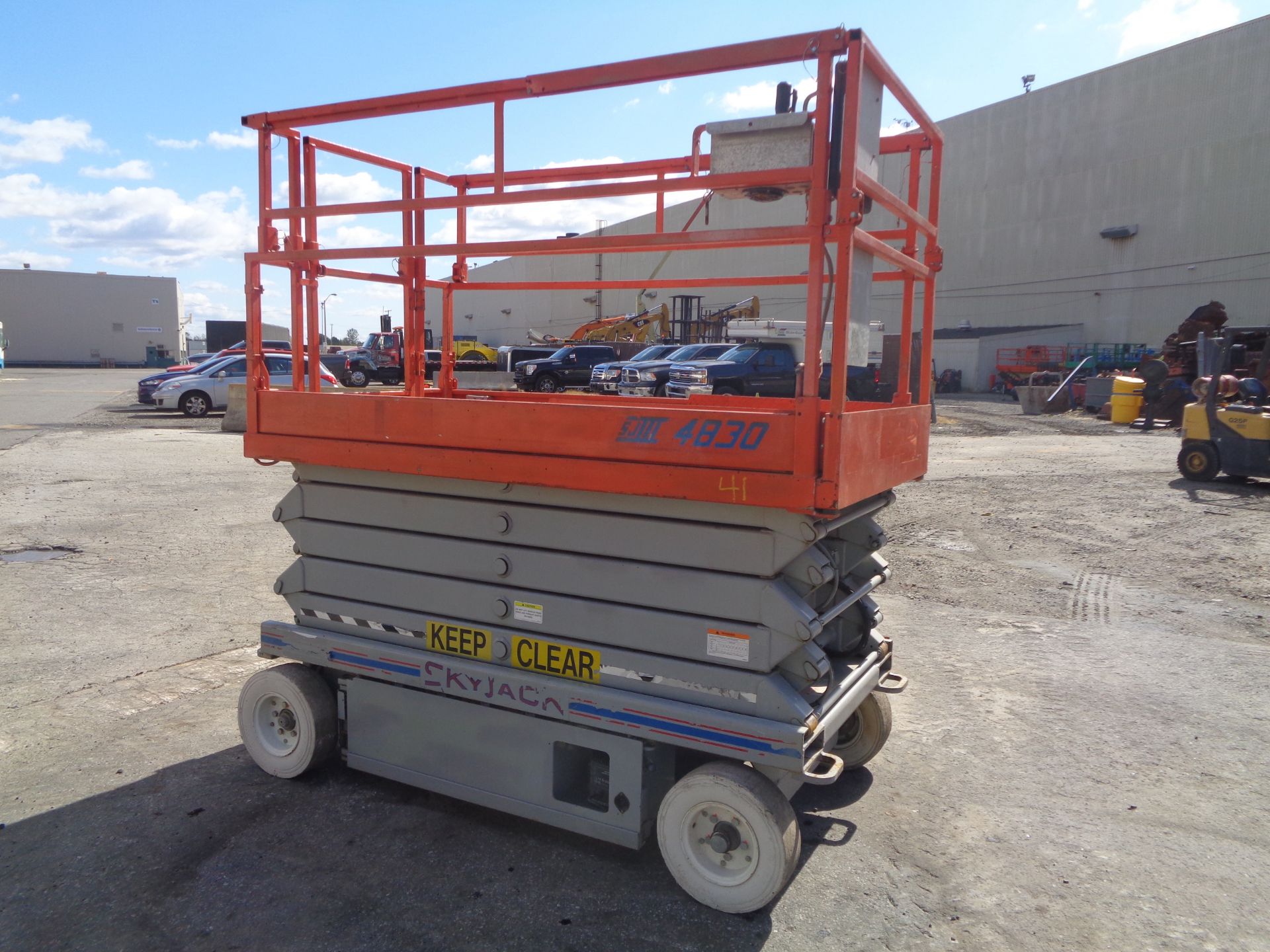 SkyJack SJ4830 30ft Electric Scissor Lift - Image 18 of 28