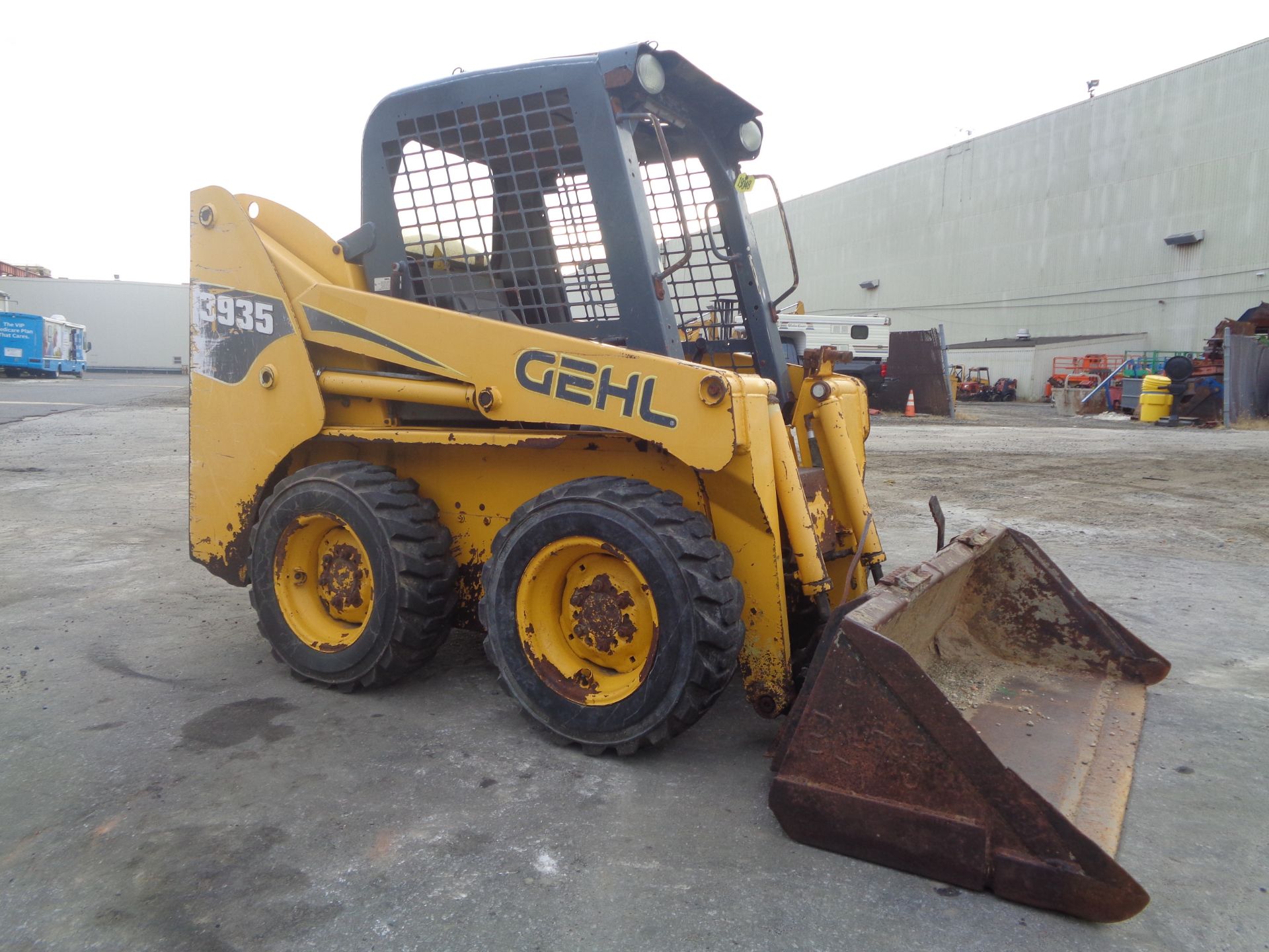 Gehl 3935 Skid Steer - Image 3 of 11