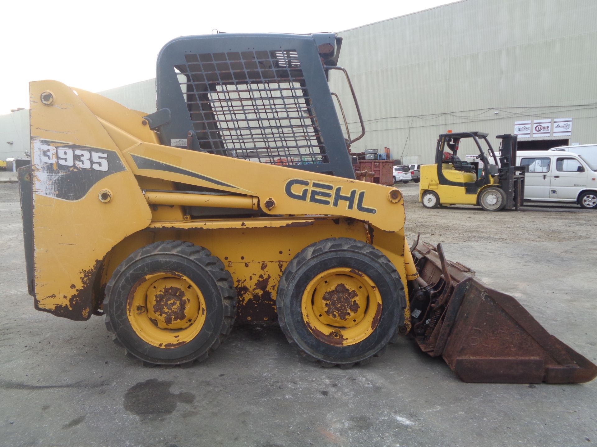 Gehl 3935 Skid Steer - Image 4 of 11