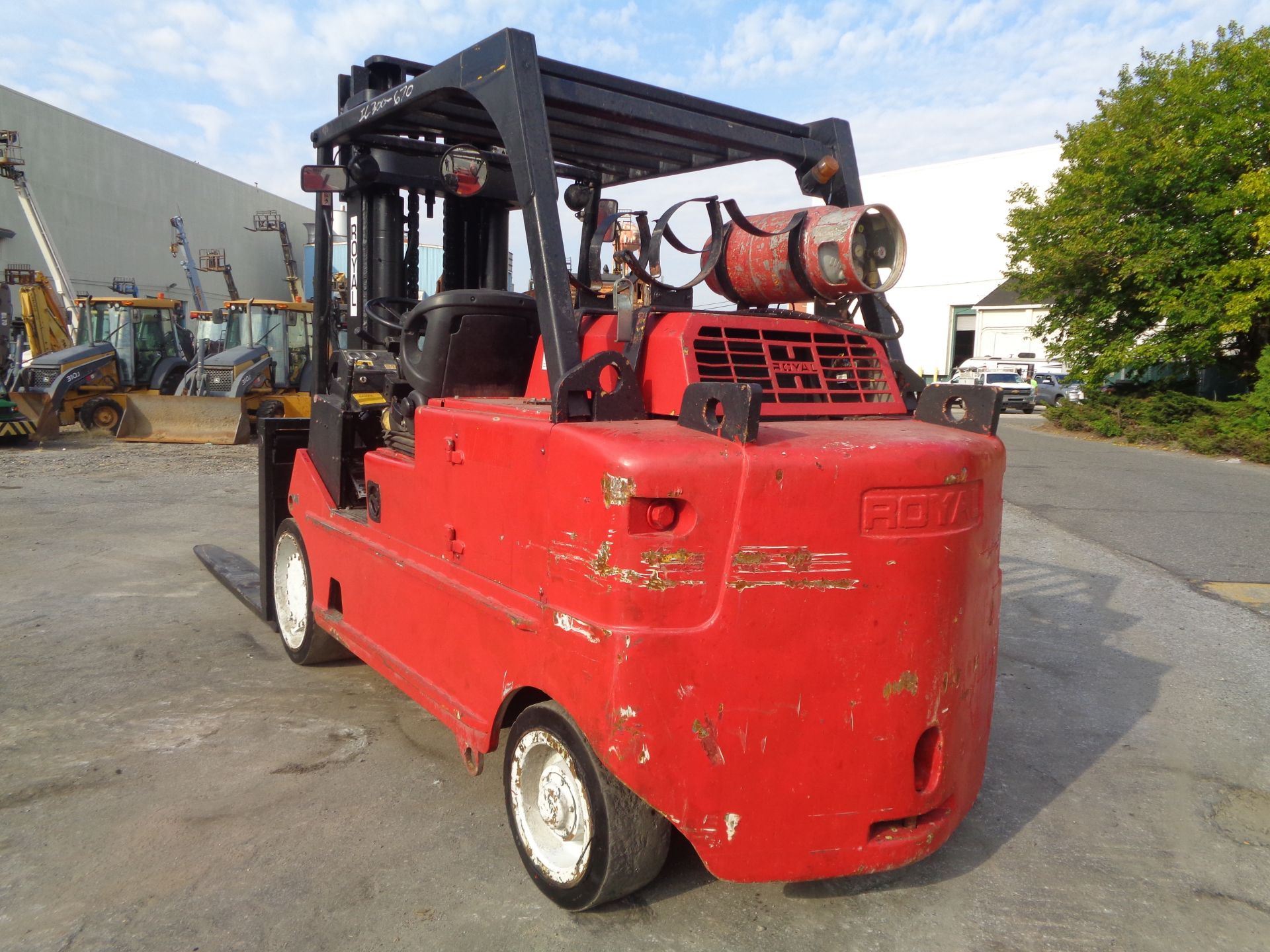 Royal T300C 30,000lbs Forklift - Image 13 of 19