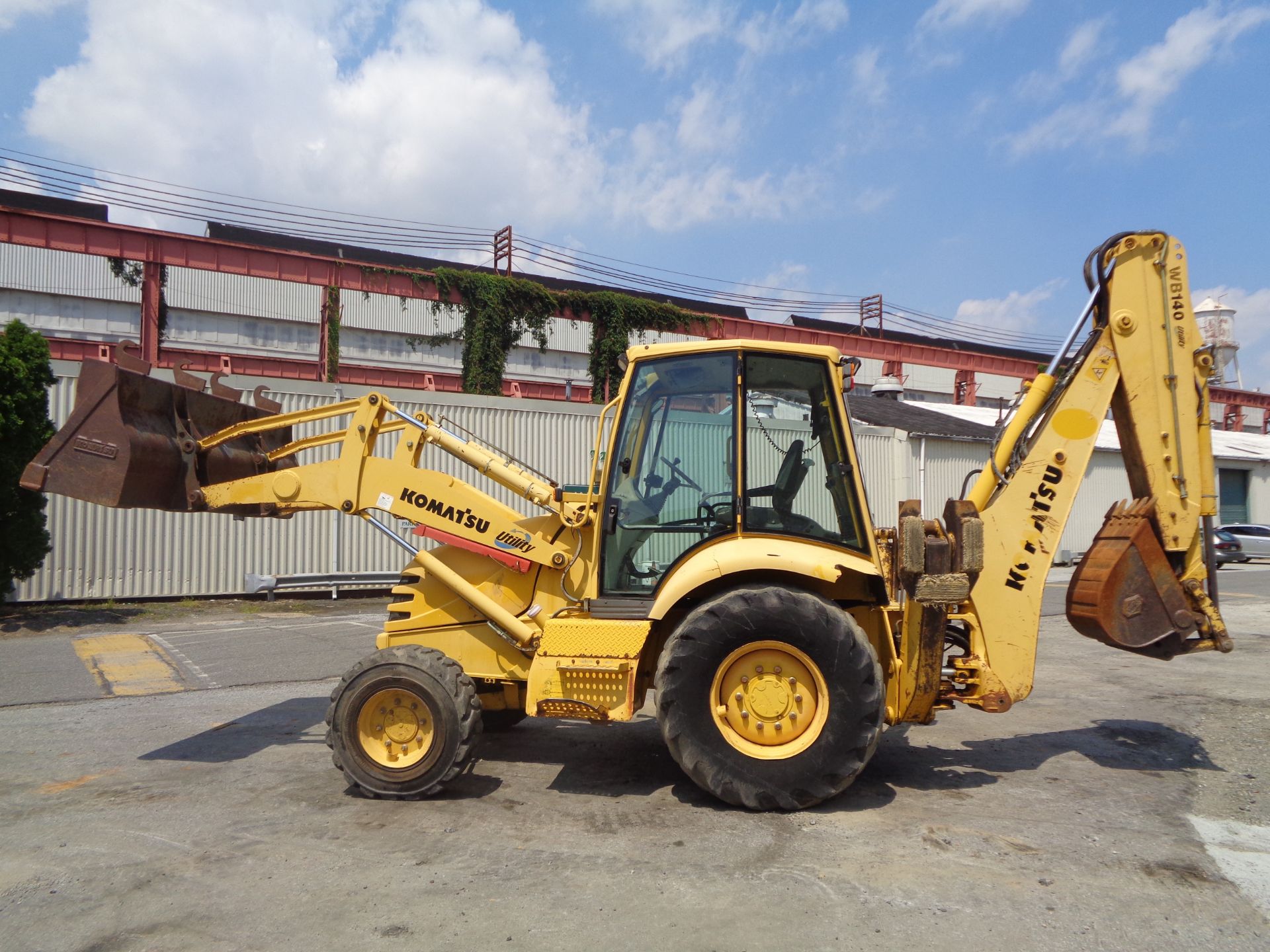 Komatsu WB140 Backhoe - Image 4 of 24