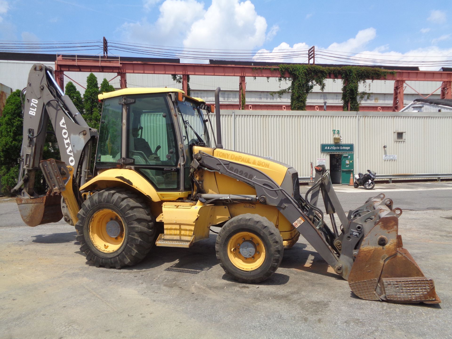 2005 Volvo BL70 Loader Backhoe - Image 36 of 41