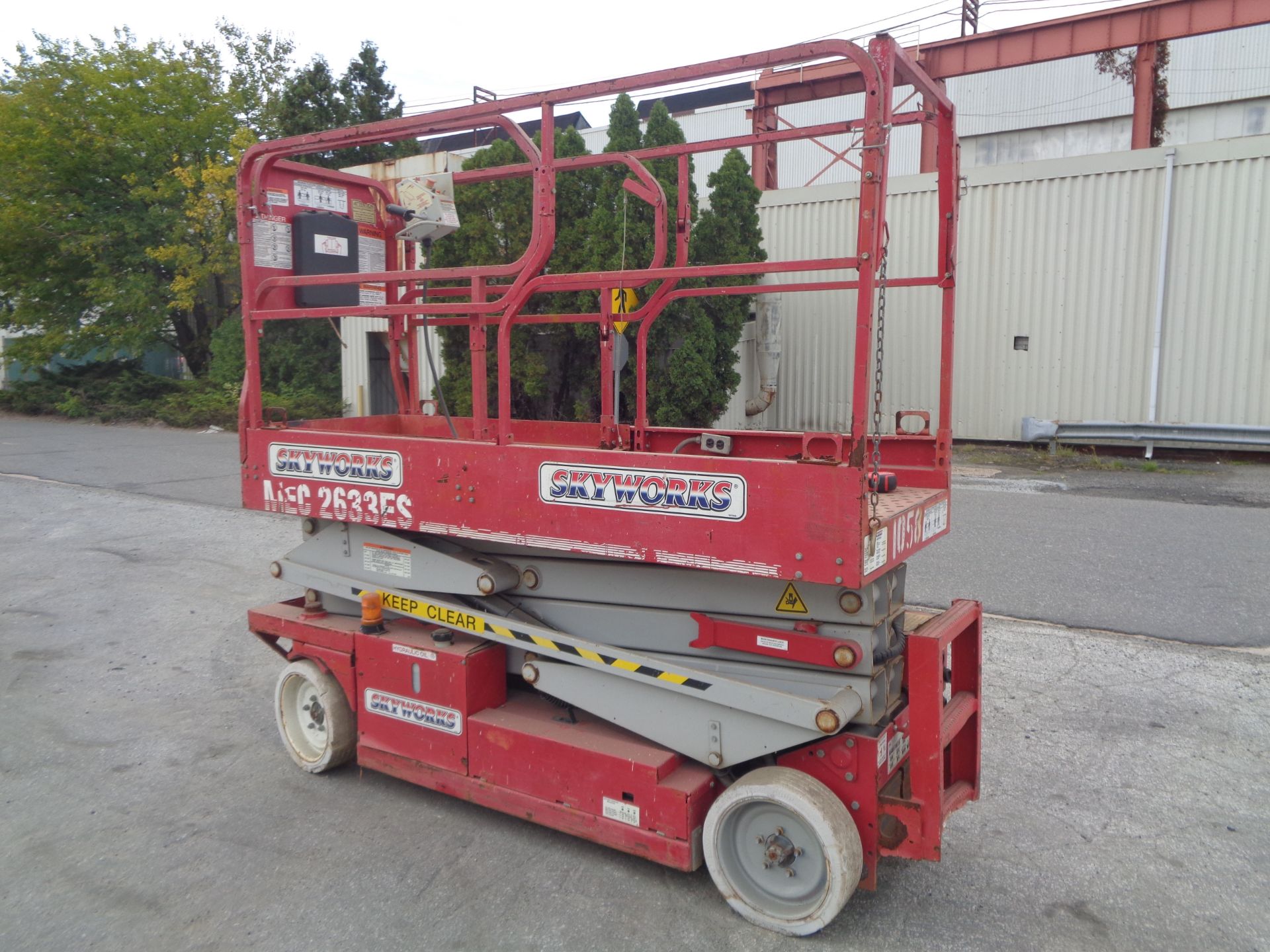 2009 MEC 2633ES Scissor Lift - 26 FT Height - Image 9 of 10