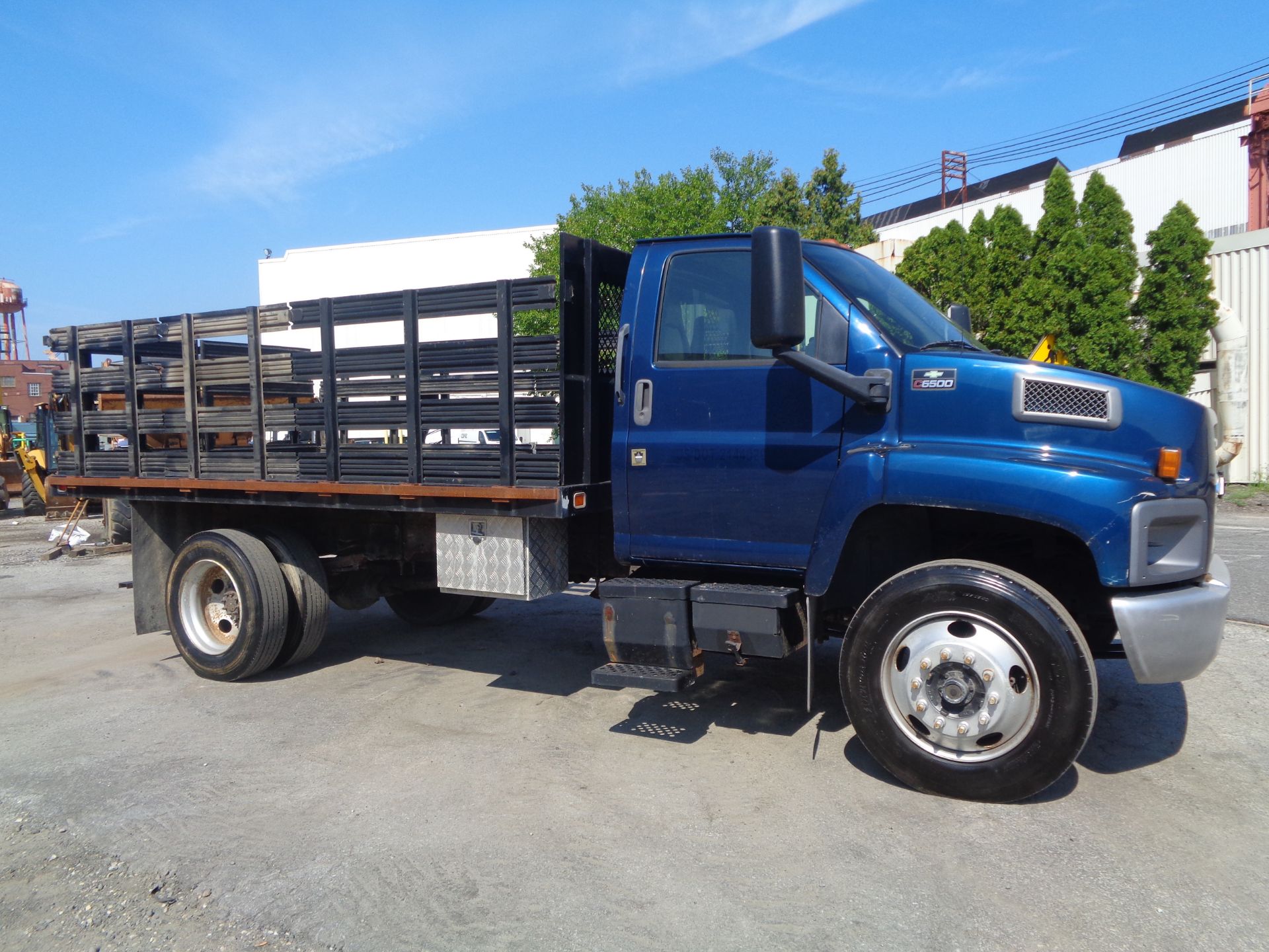 2005 Chevrolet 6500 Steak Body Truck - Image 10 of 17