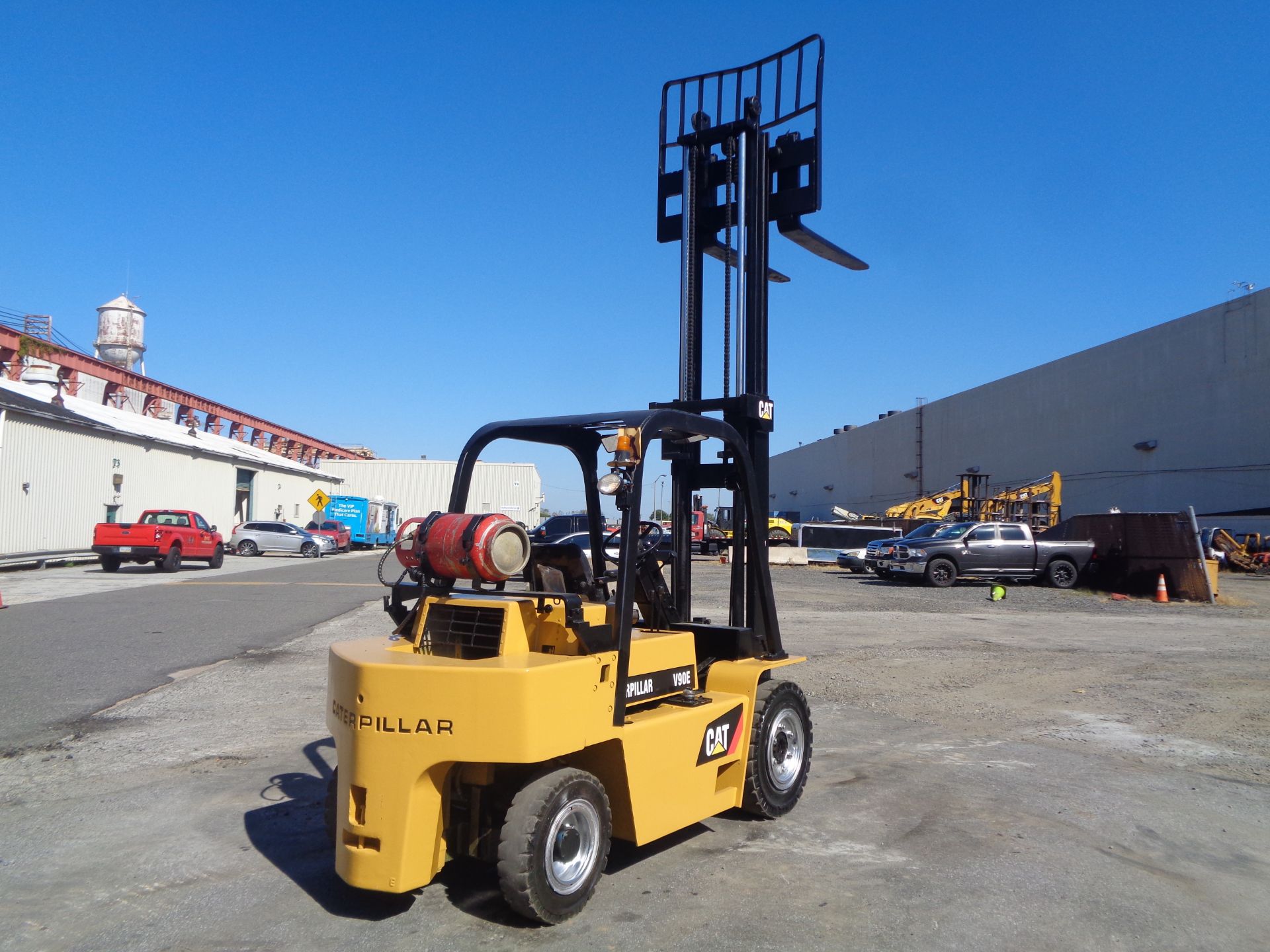 Caterpillar V90E 9,000lbs Forklift - Image 6 of 15