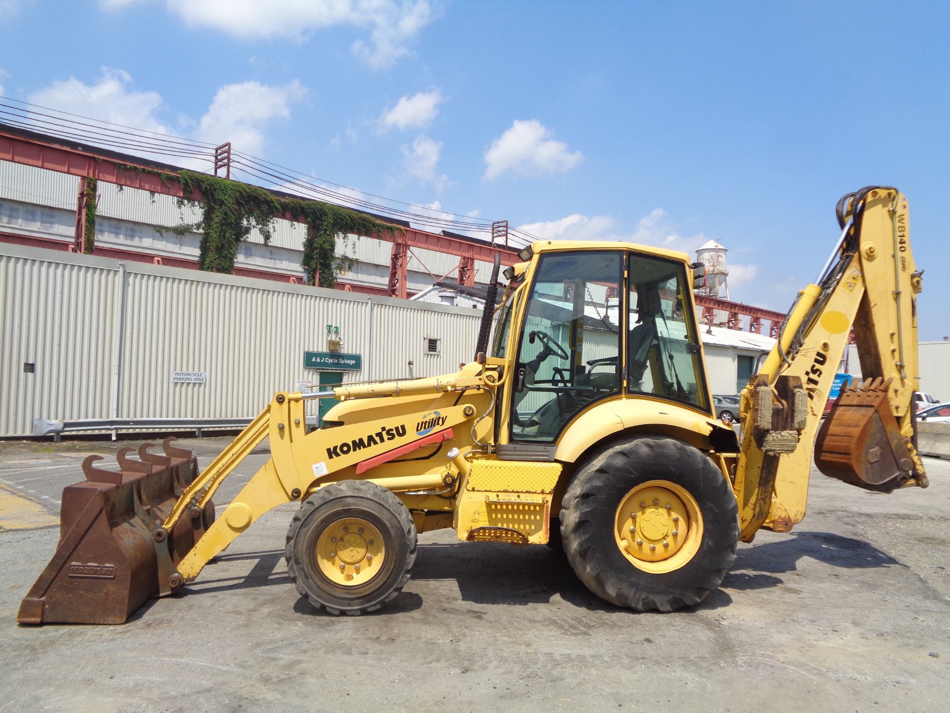 Komatsu WB140 Backhoe - Image 15 of 24