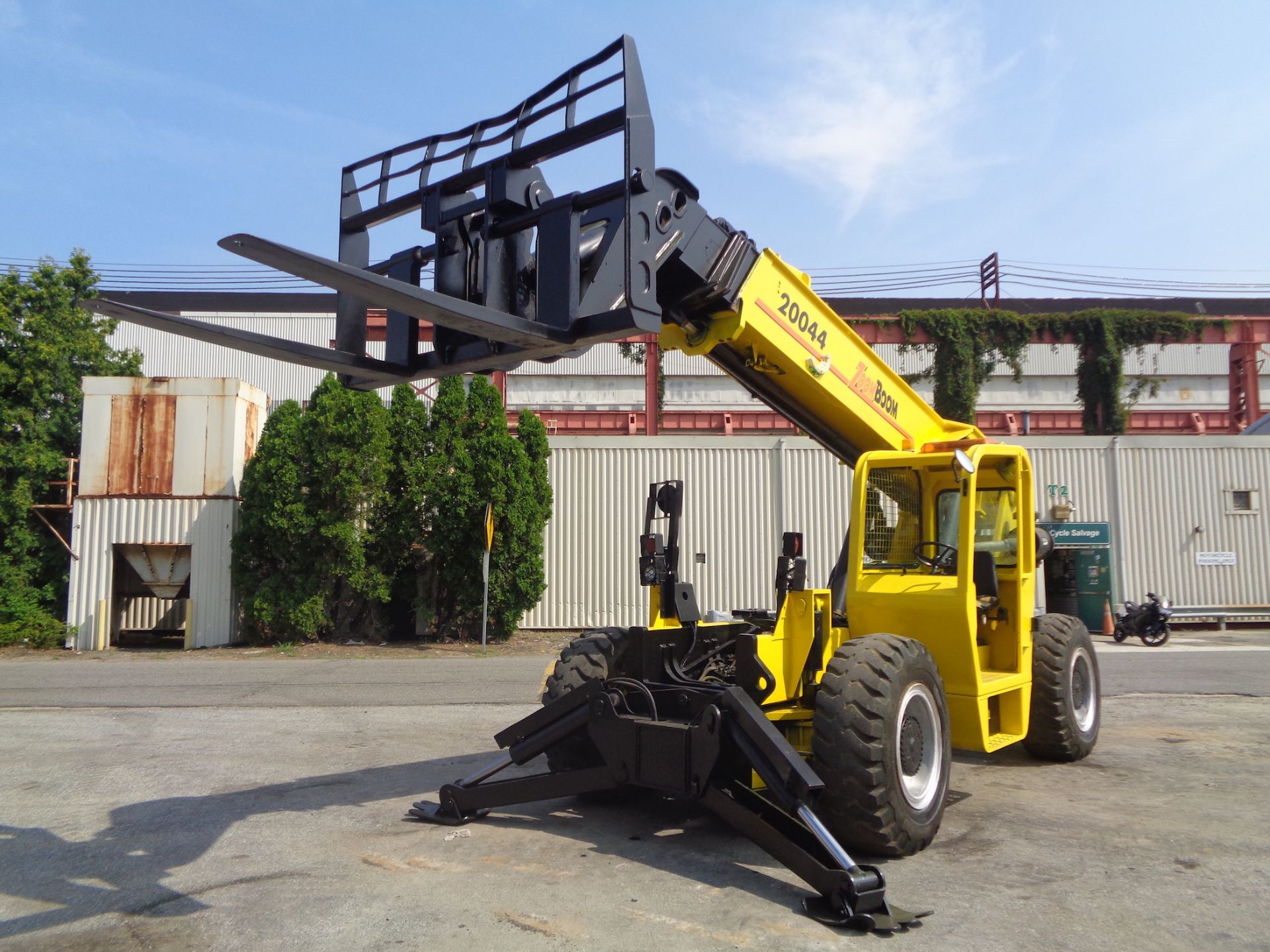 ZoomBoom Carelift ZB-20044 20,000lbs 44ft Telescopic Forklift - Image 13 of 33