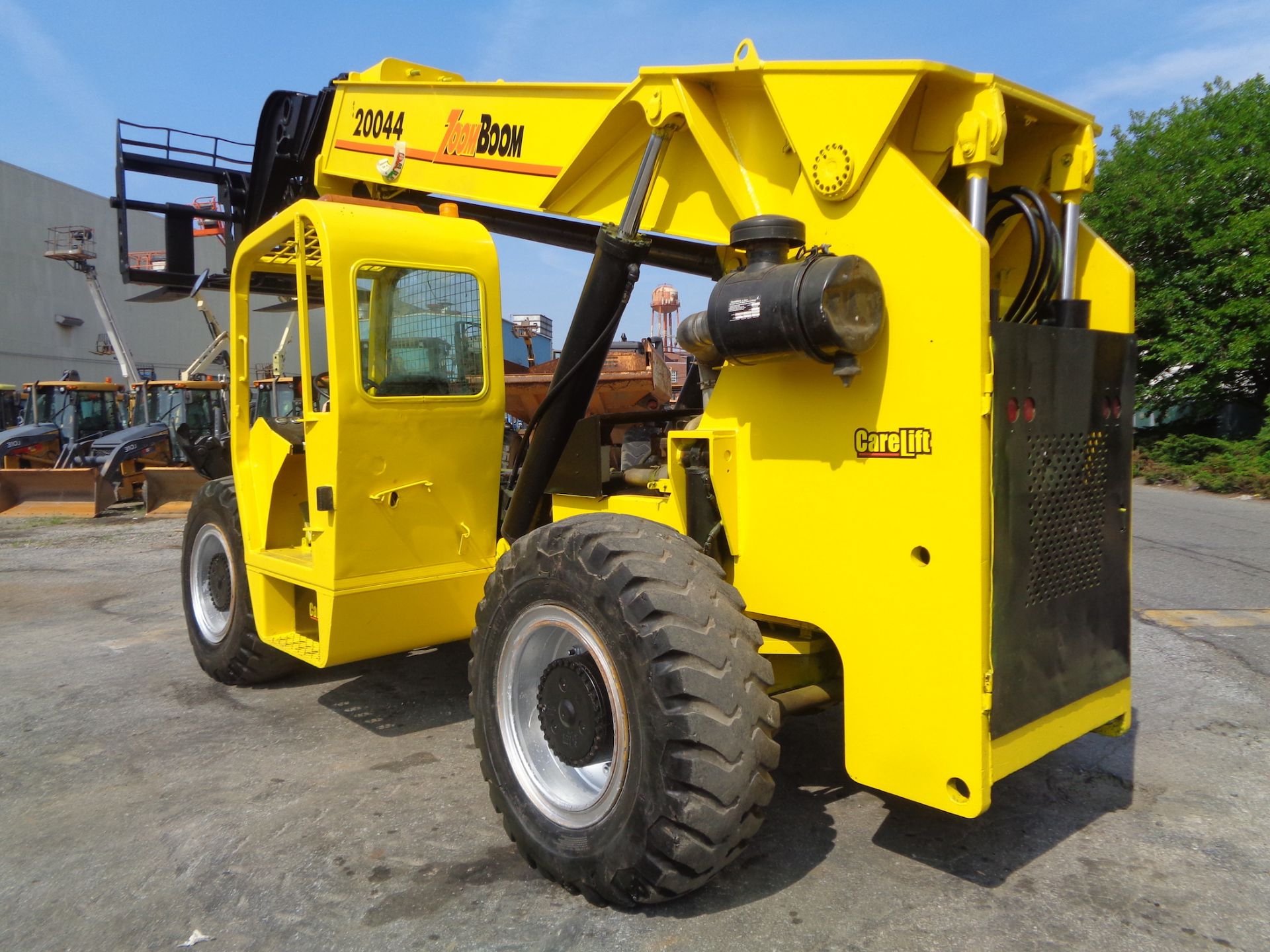 ZoomBoom Carelift ZB-20044 20,000lbs 44ft Telescopic Forklift - Image 14 of 33