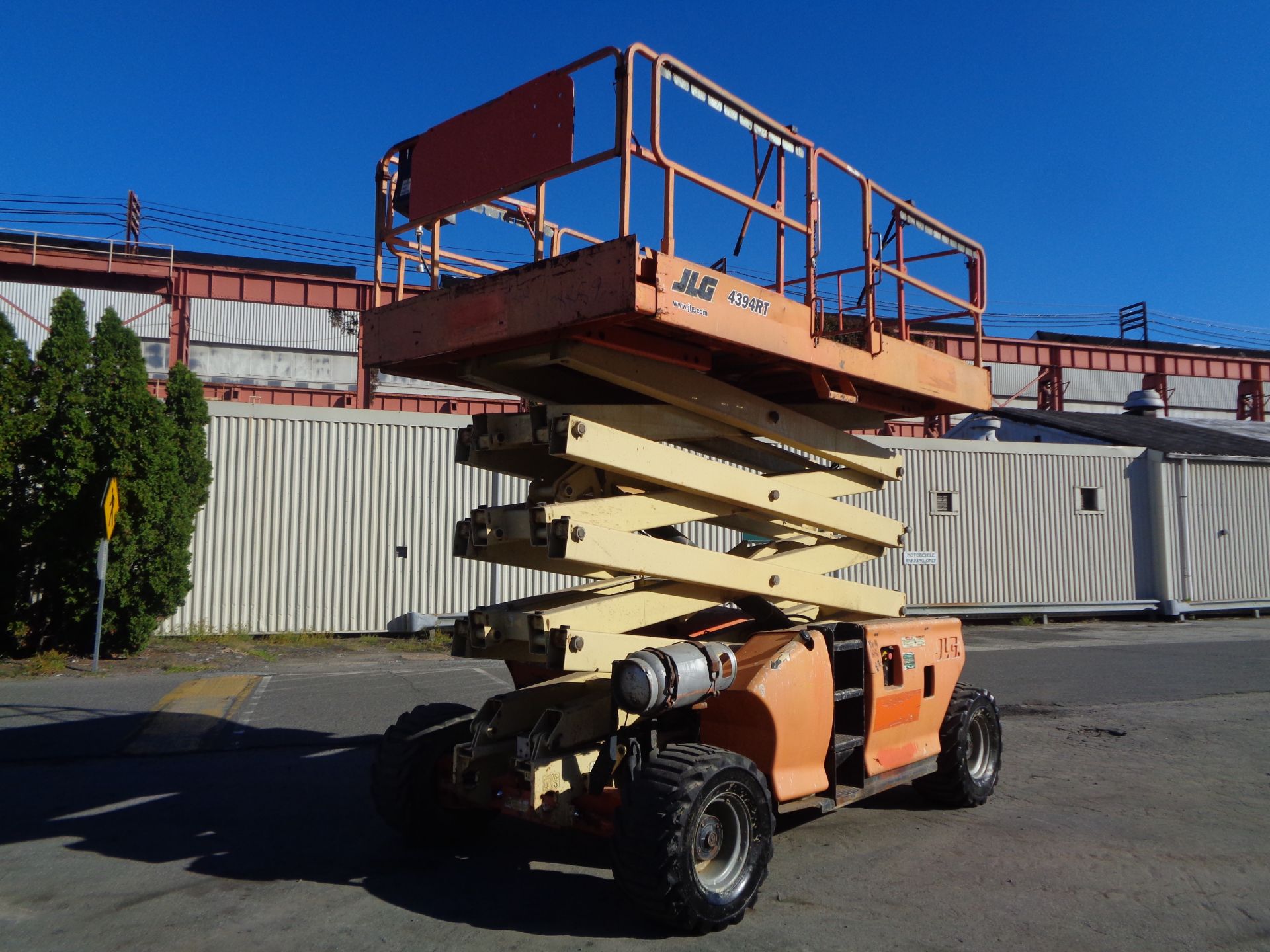 2007 JLG 4394RT 43ft Scissor Lift 4x4 Rough Terrain - Image 11 of 19