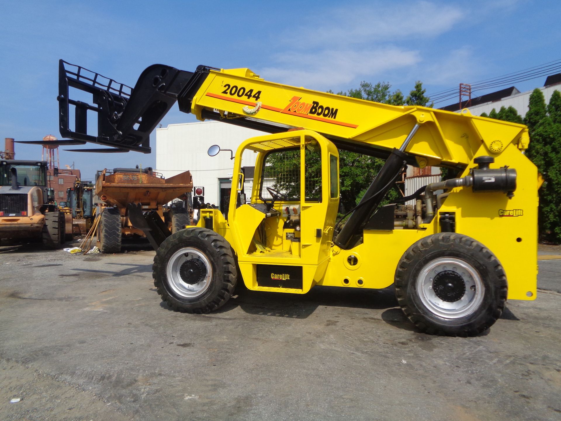 ZoomBoom Carelift ZB-20044 20,000lbs 44ft Telescopic Forklift - Image 16 of 33