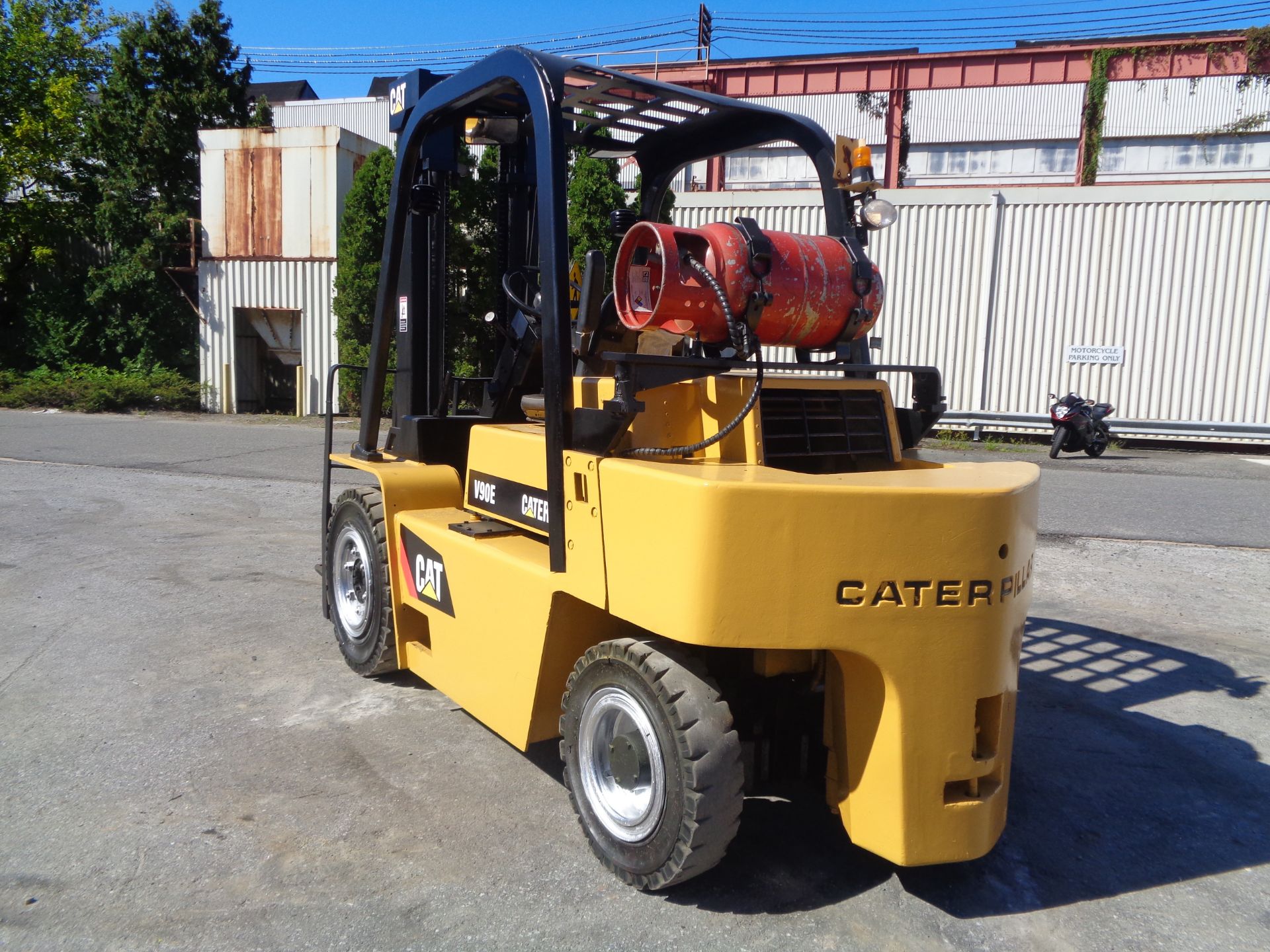 Caterpillar V90E 9,000lbs Forklift - Image 12 of 15