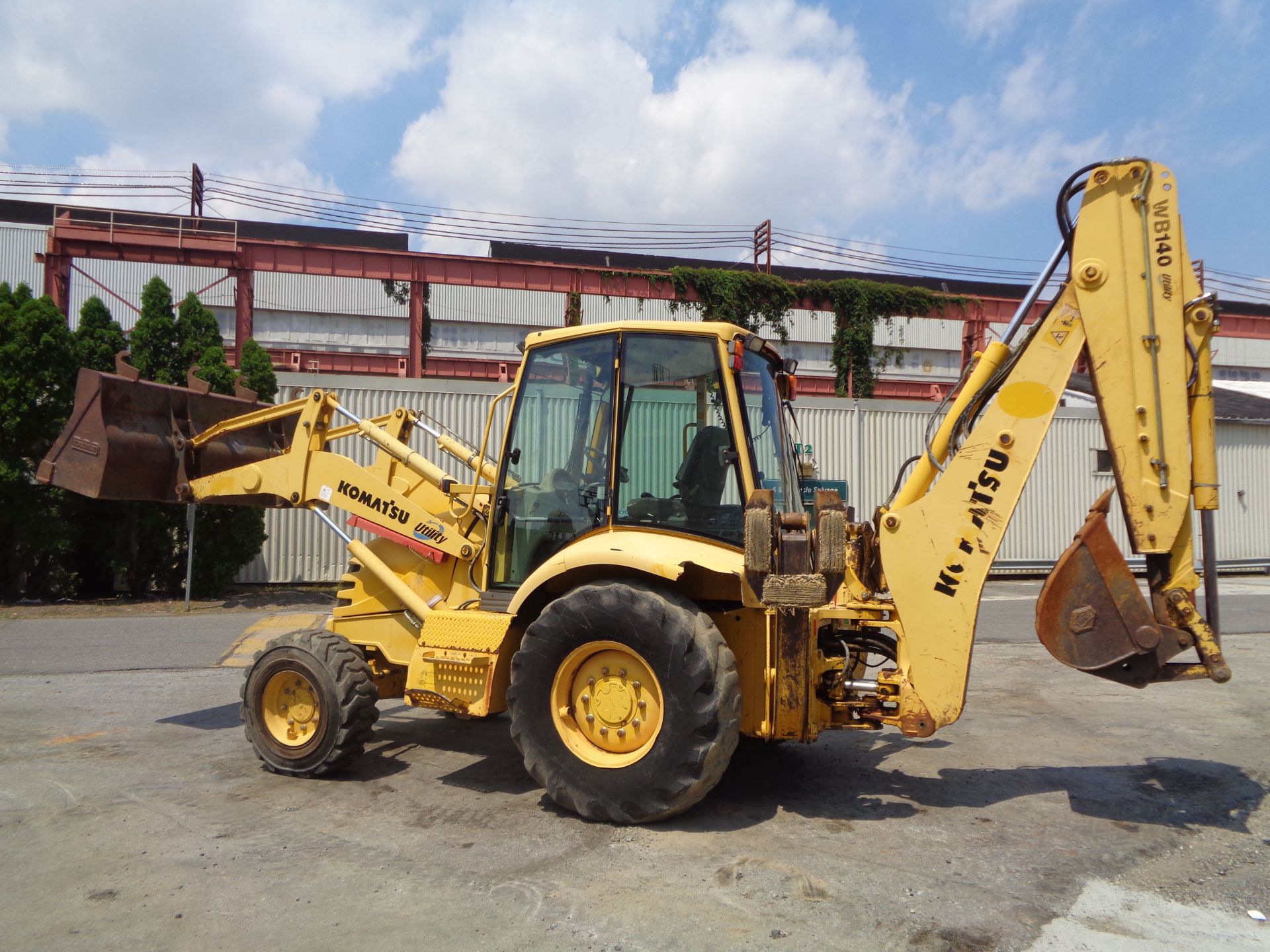 Komatsu WB140 Backhoe - Image 3 of 24