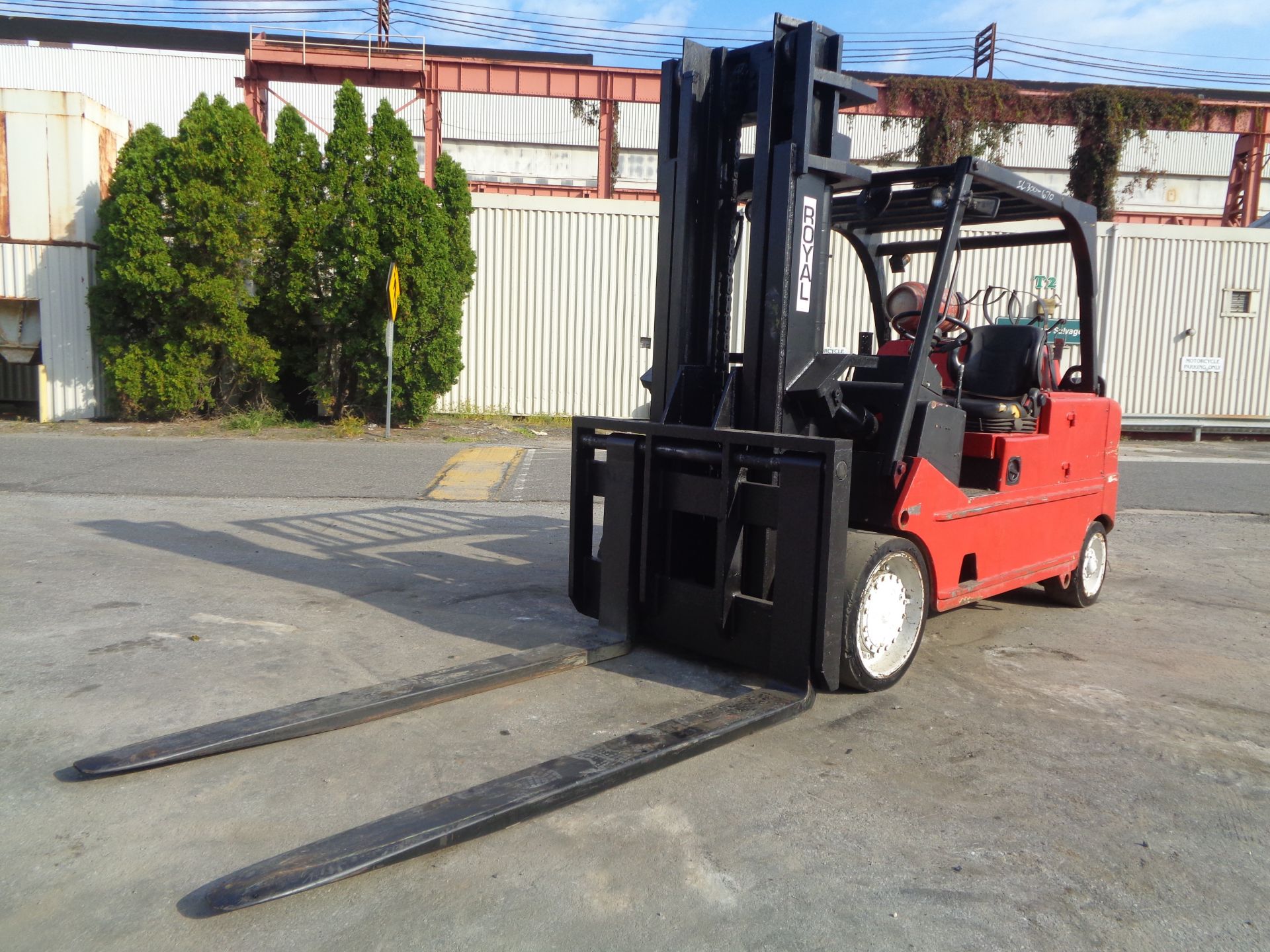 Royal T300C 30,000lbs Forklift - Image 19 of 19