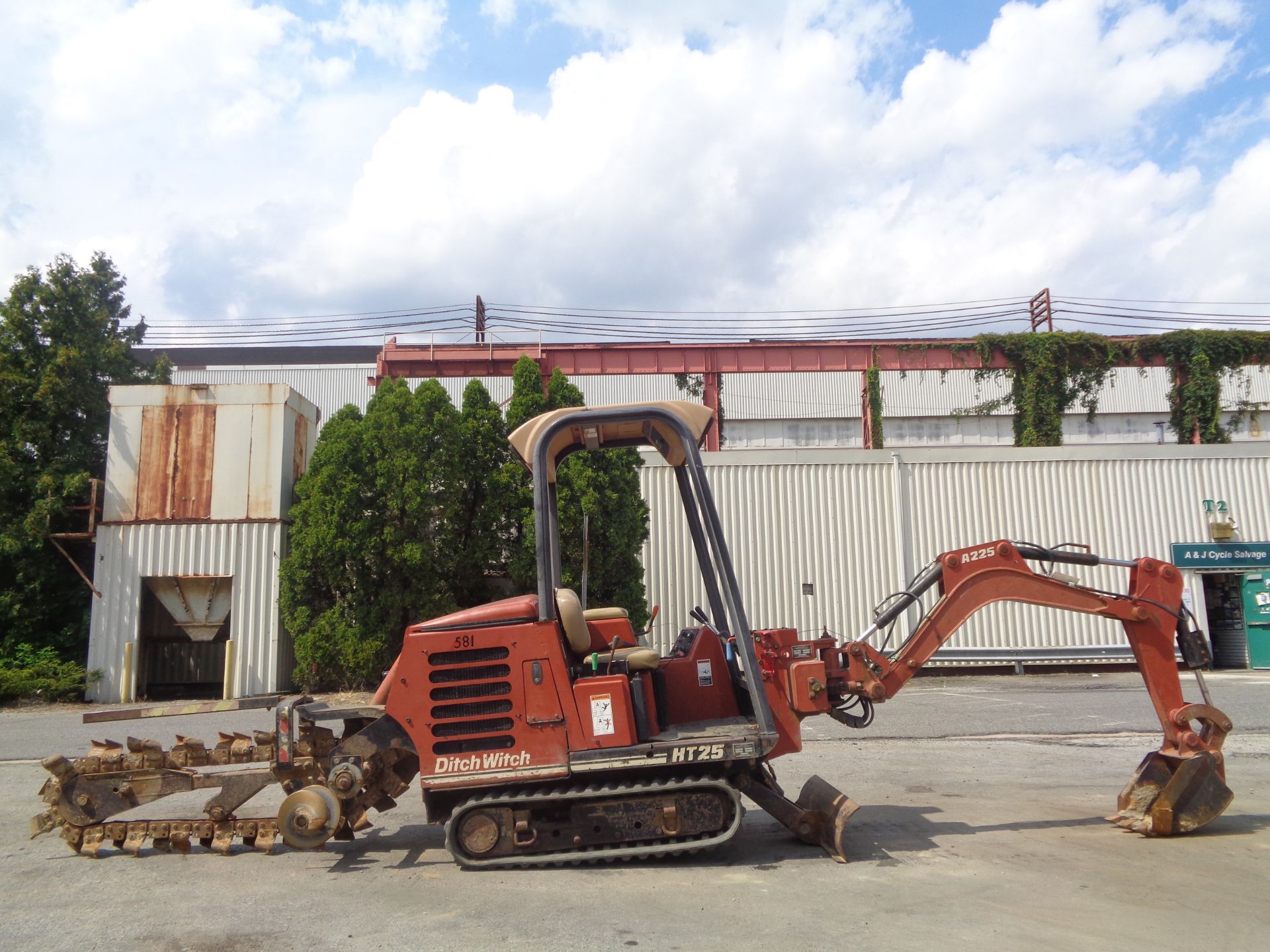 Ditch Witch HT25K Trencher and Backhoe