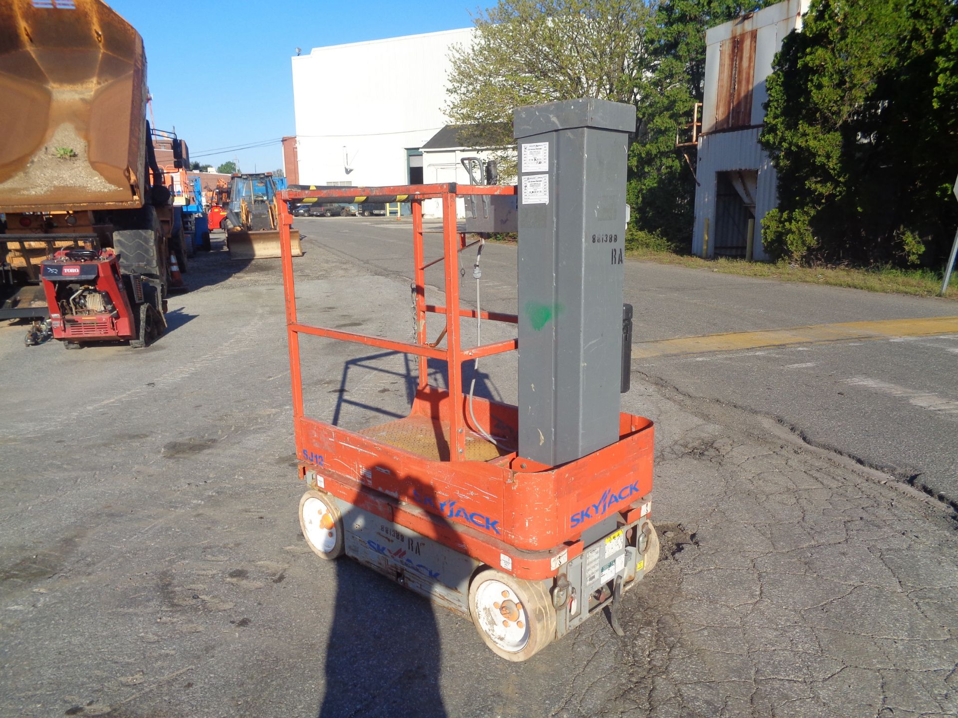 2010 Skyjack SJ12 Electric Personal Lift - Image 10 of 25