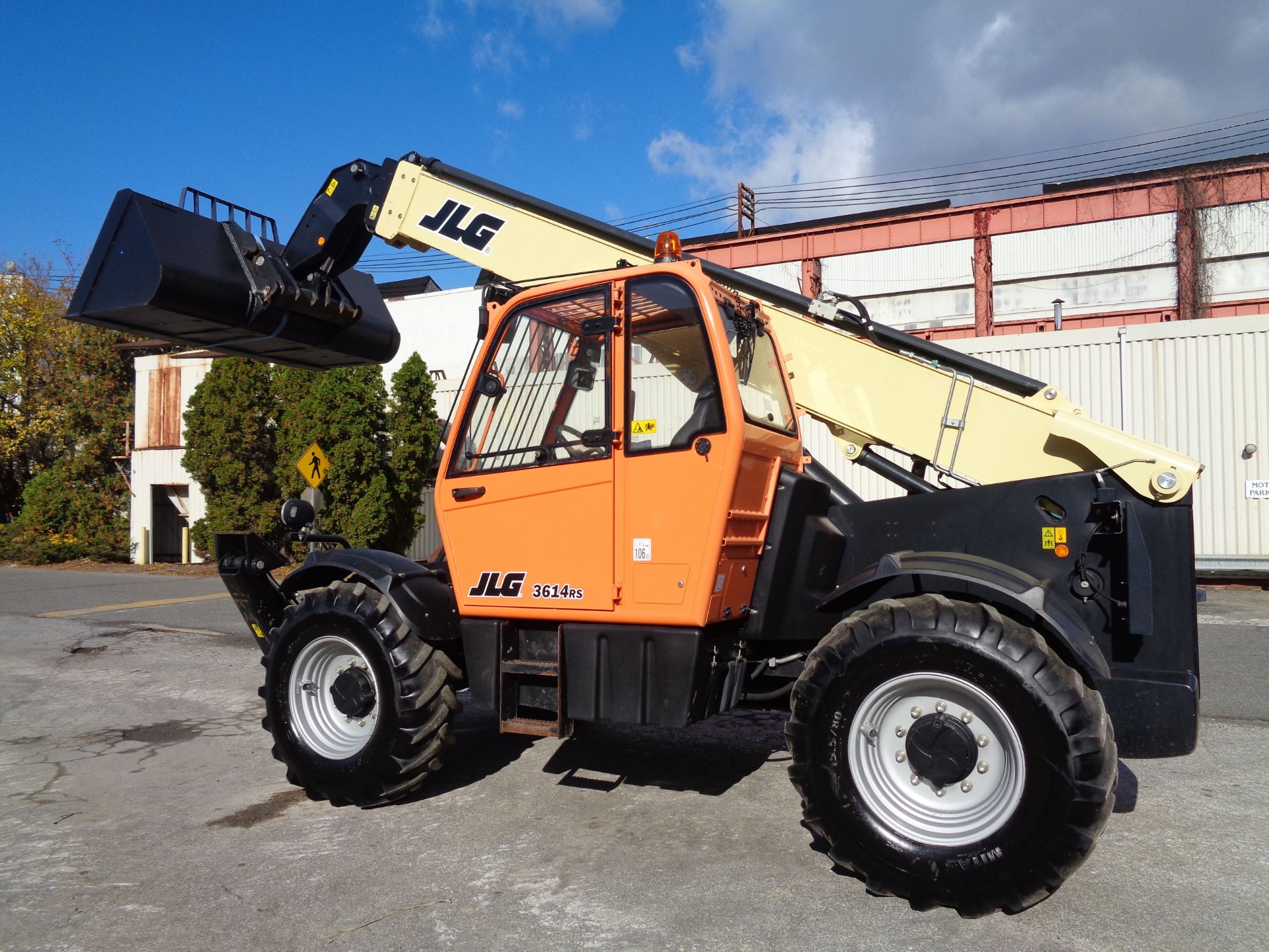 2016 JLG 3614RS 8,000lb Telescopic Forklift Only 356 Hours - Image 3 of 21