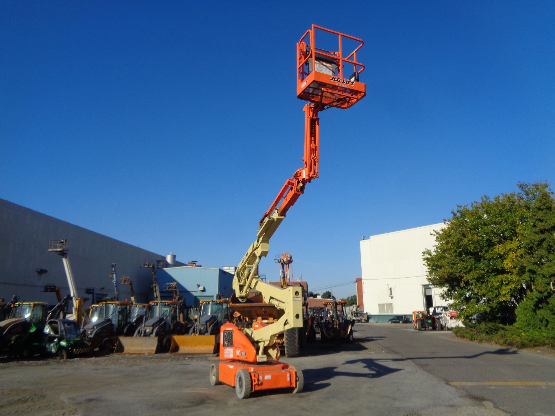 2011 JLG E400AJPN 40ft Electric Boom Lift - Image 18 of 24