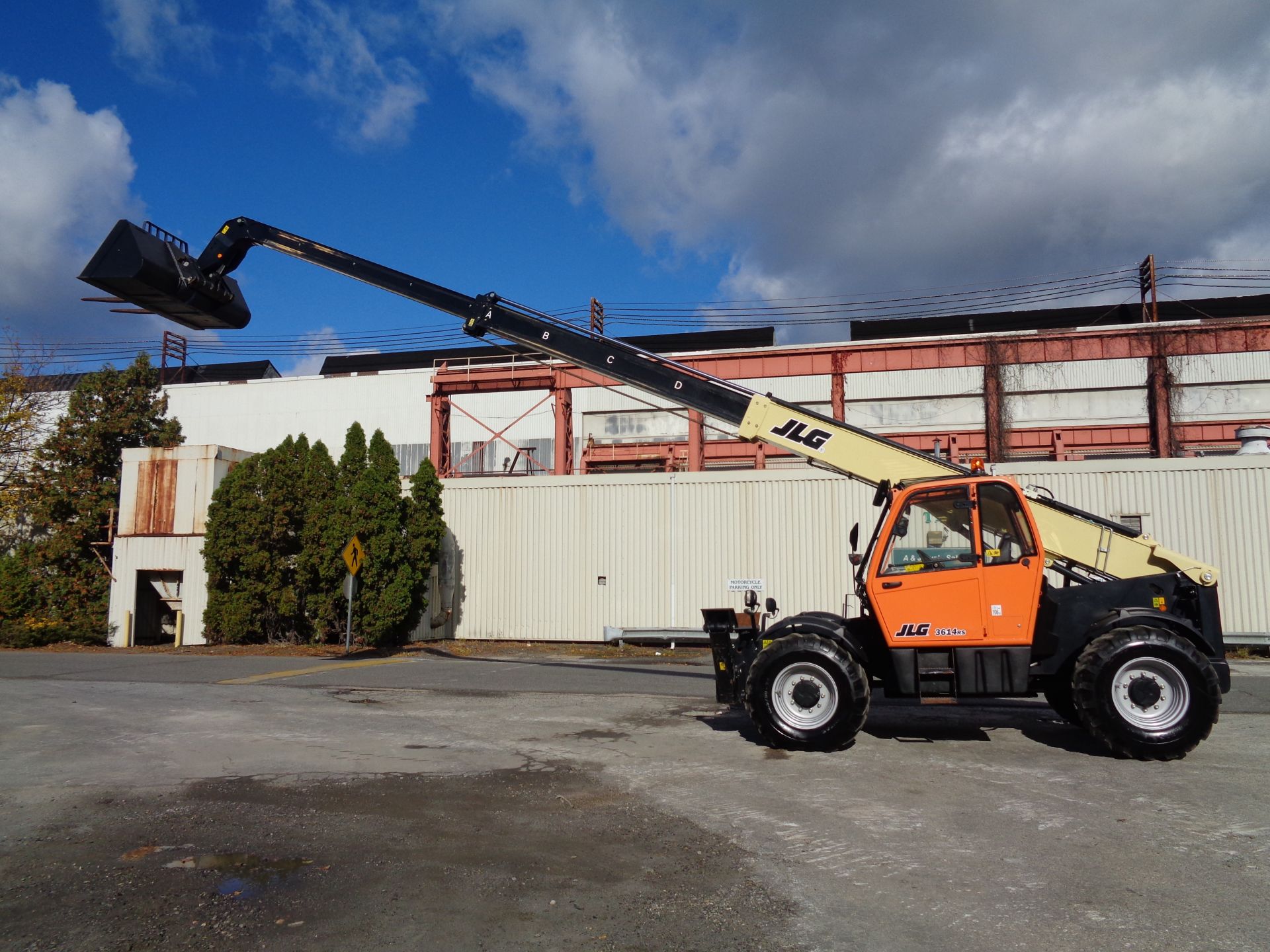 2016 JLG 3614RS 8,000lb Telescopic Forklift Only 356 Hours - Image 14 of 21