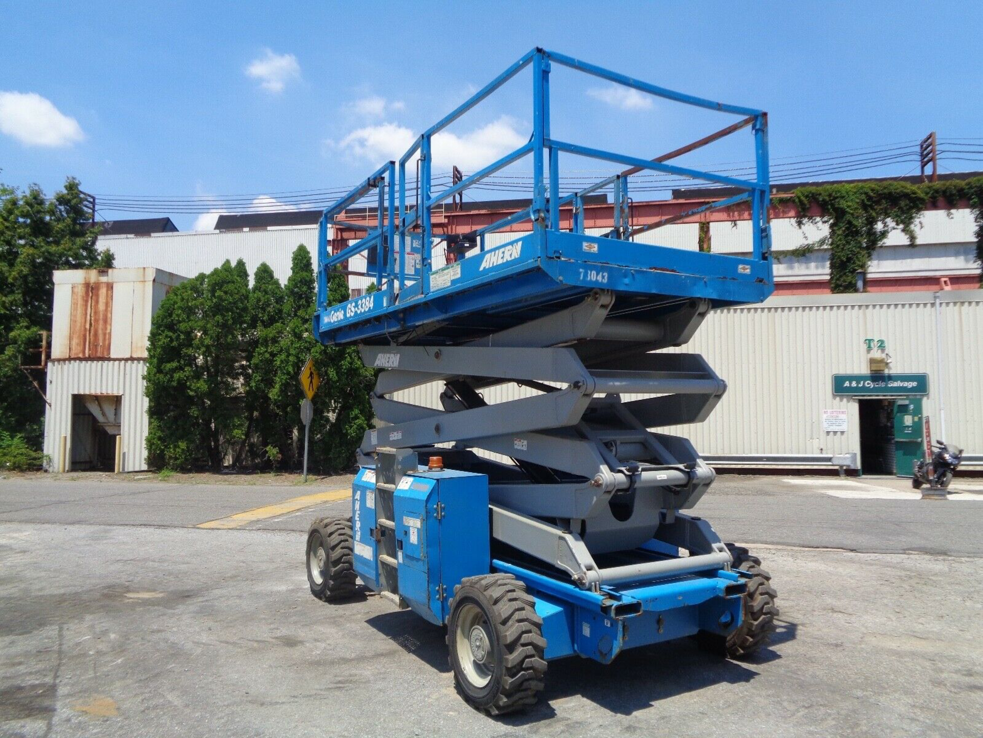 2008 Genie GS3384 Rough Terrain 4x4 33ft Scissor Lift - Image 5 of 12