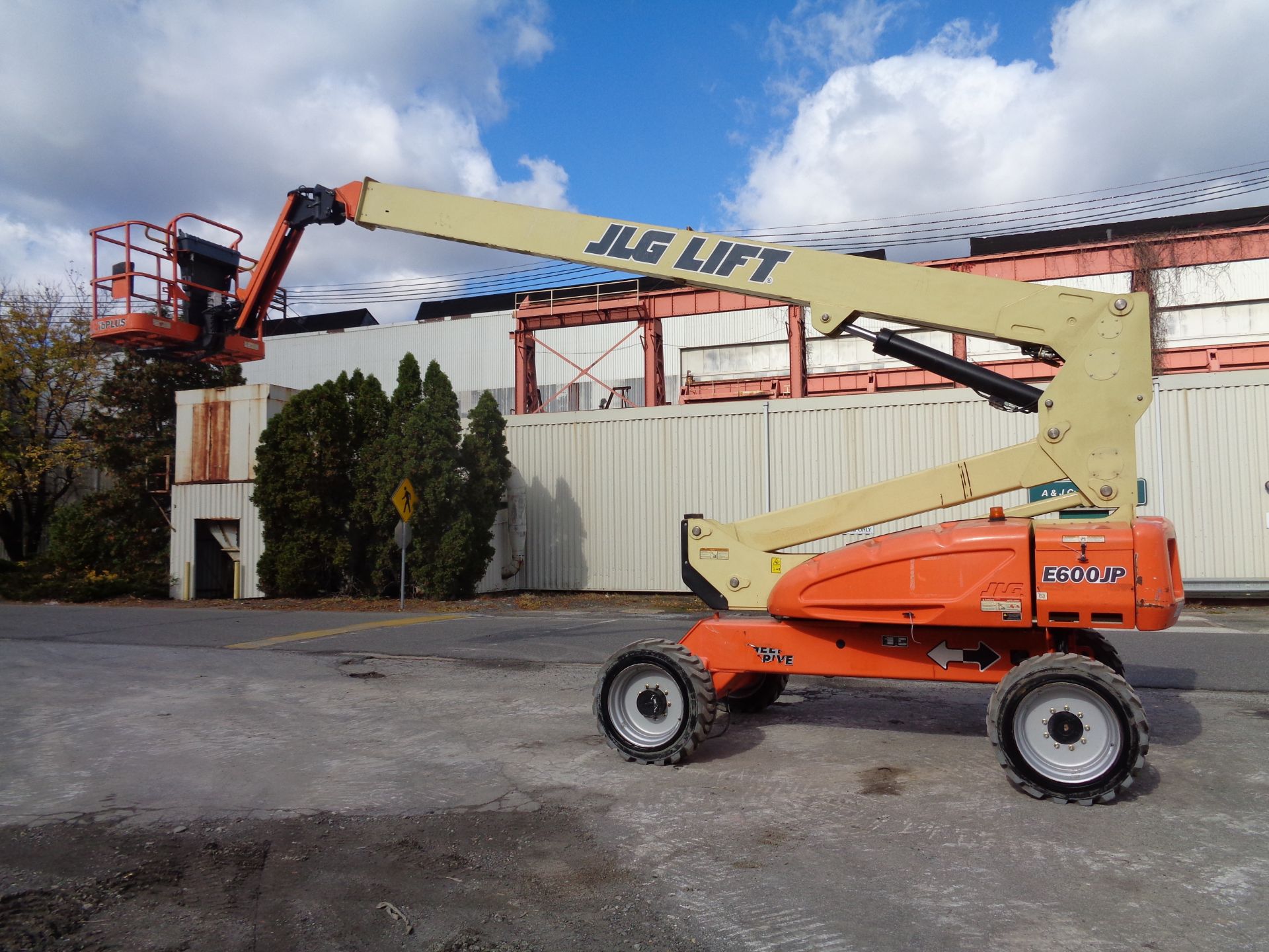 2015 JLG E600JP 60ft Boom Lift - Image 15 of 24