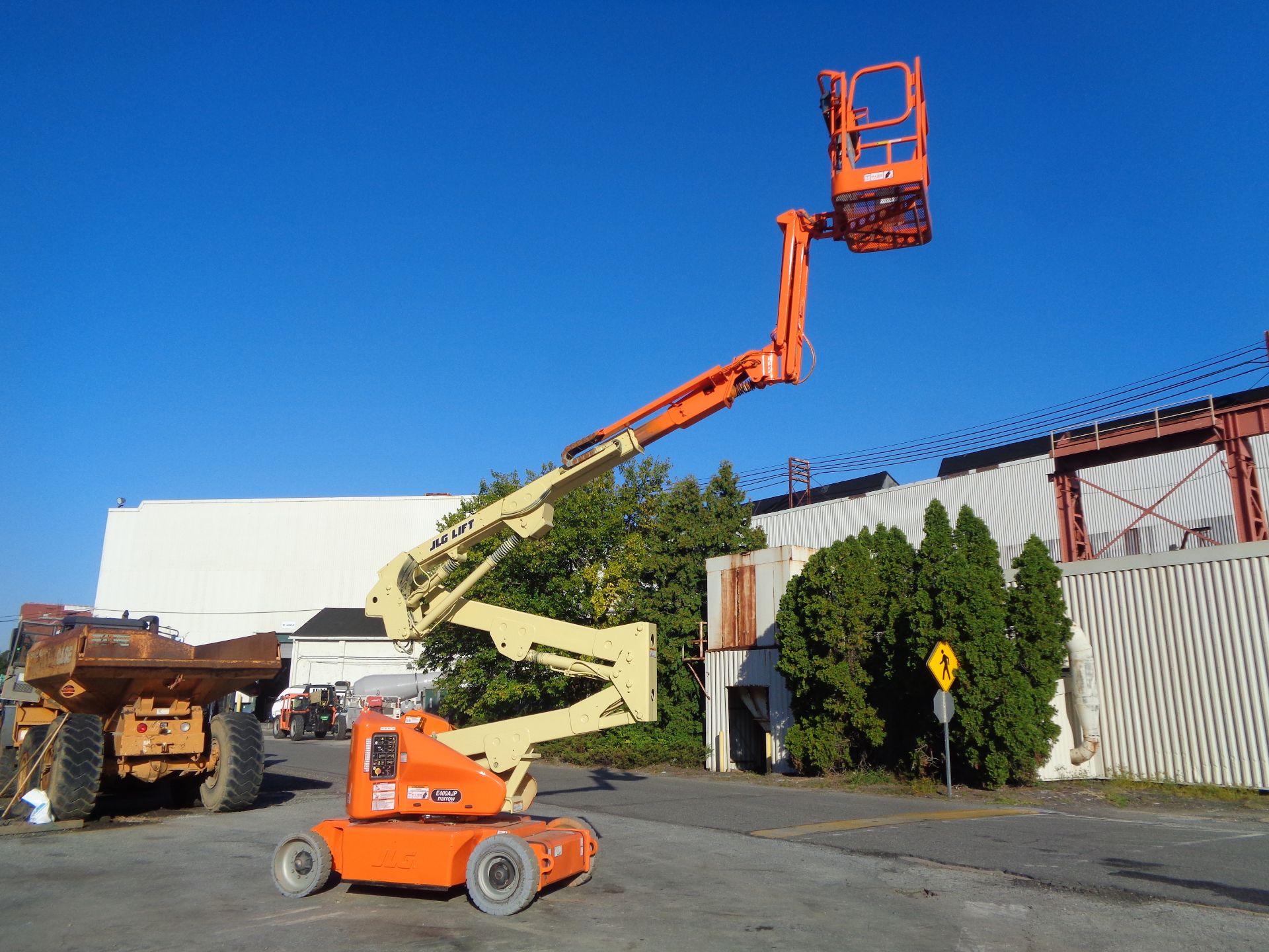 2011 JLG E400AJPN 40ft Electric Boom Lift - Image 16 of 24