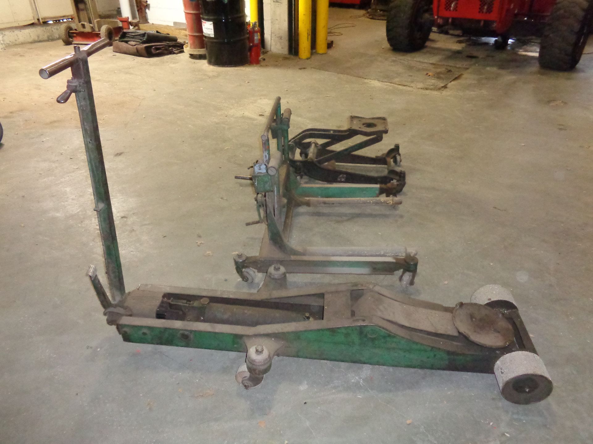 Floor Jacks, Tire Carrier, Tank Jack - Image 3 of 4